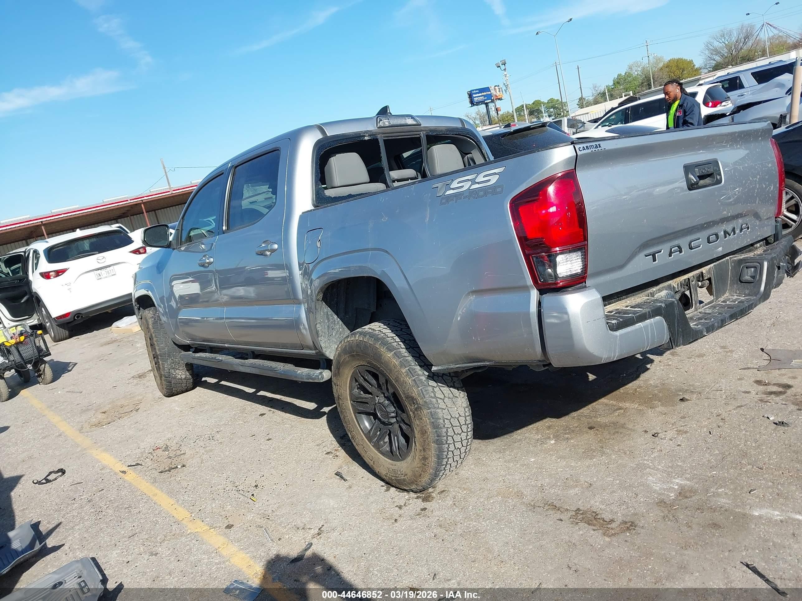 2019 Toyota Tacoma Sr Silver vin: 5TFAX5GN3KX138625