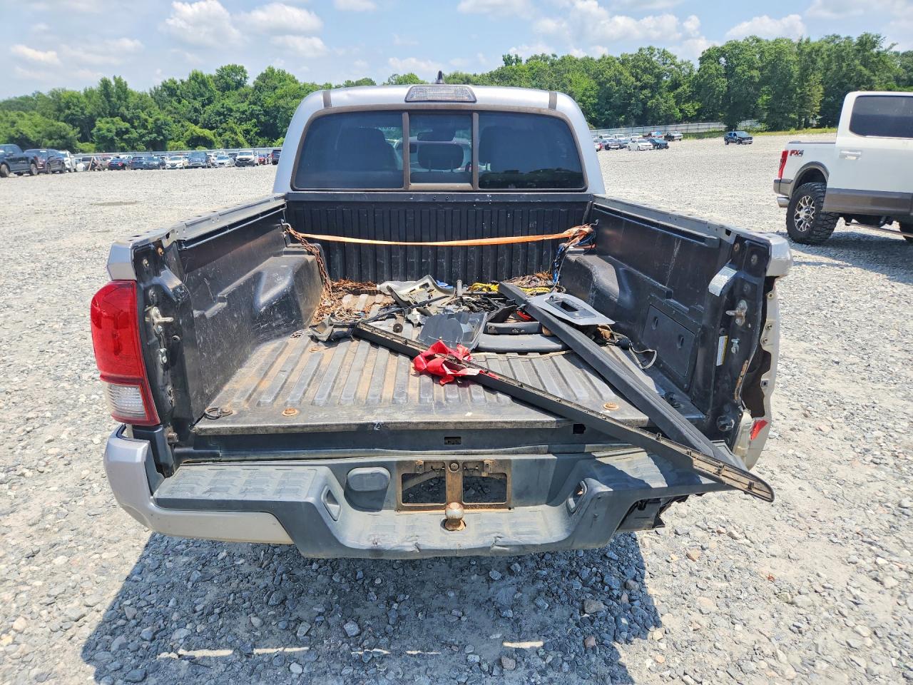 2019 Toyota Tacoma Sr Silver vin: 5TFAX5GN4KX146555