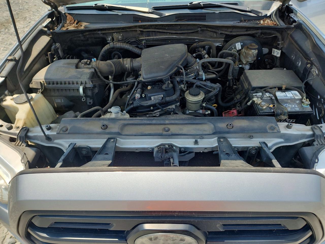 2019 Toyota Tacoma Sr Silver vin: 5TFAX5GN4KX146555
