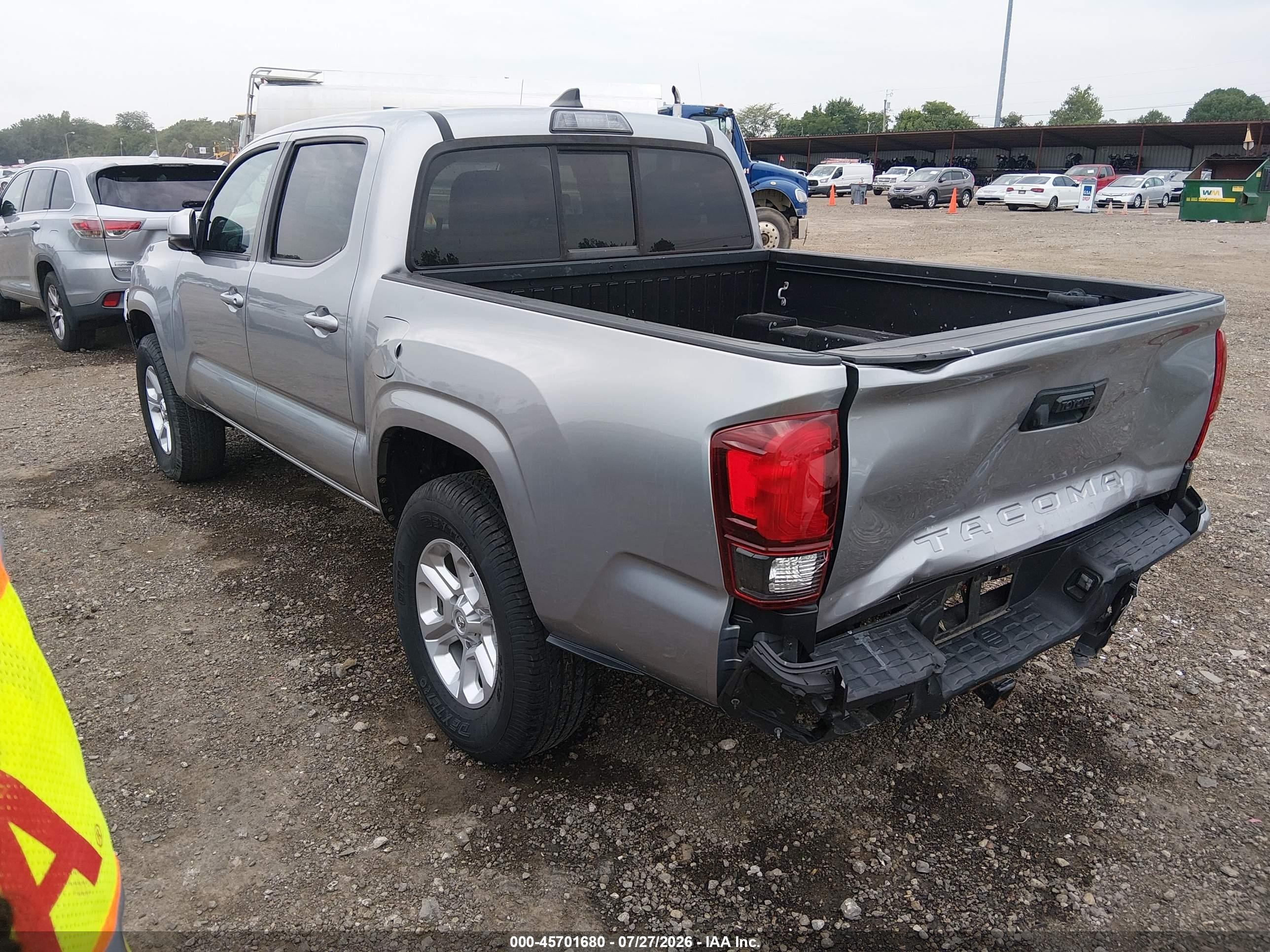 2019 Toyota Tacoma Sr Silver vin: 5TFAX5GNXKX145197