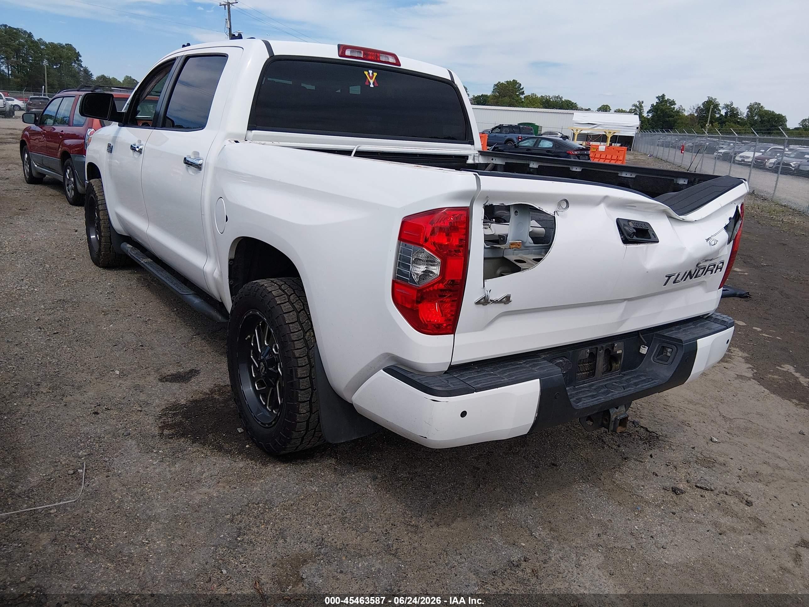 2014 Toyota Tundra 1794 5.7l V8 White vin: 5TFAY5F11EX381821