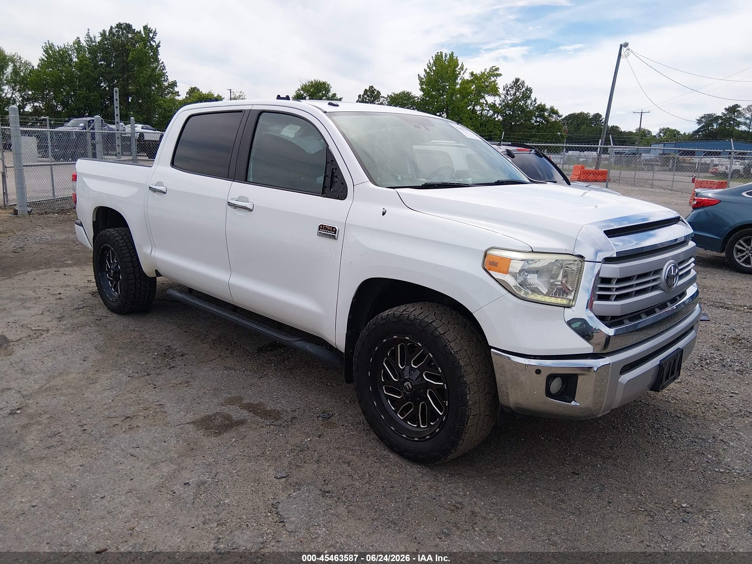 2014 Toyota Tundra 1794 5.7l V8 White vin: 5TFAY5F11EX381821