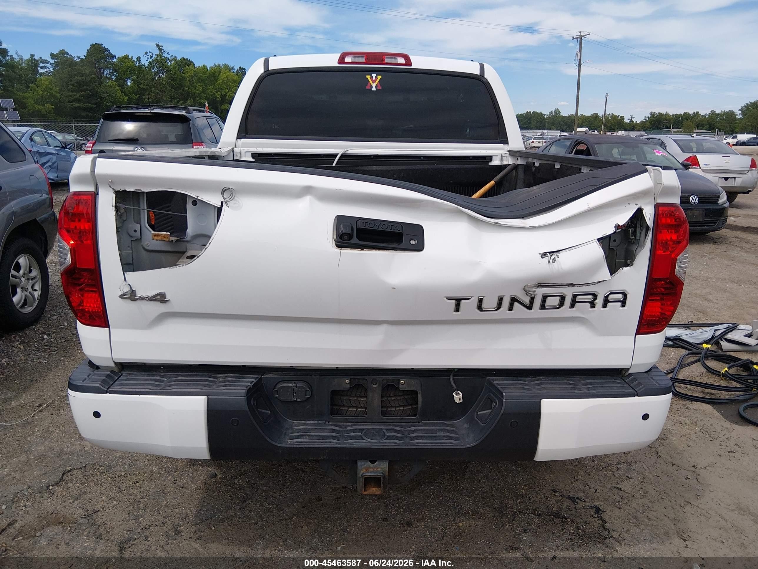2014 Toyota Tundra 1794 5.7l V8 White vin: 5TFAY5F11EX381821