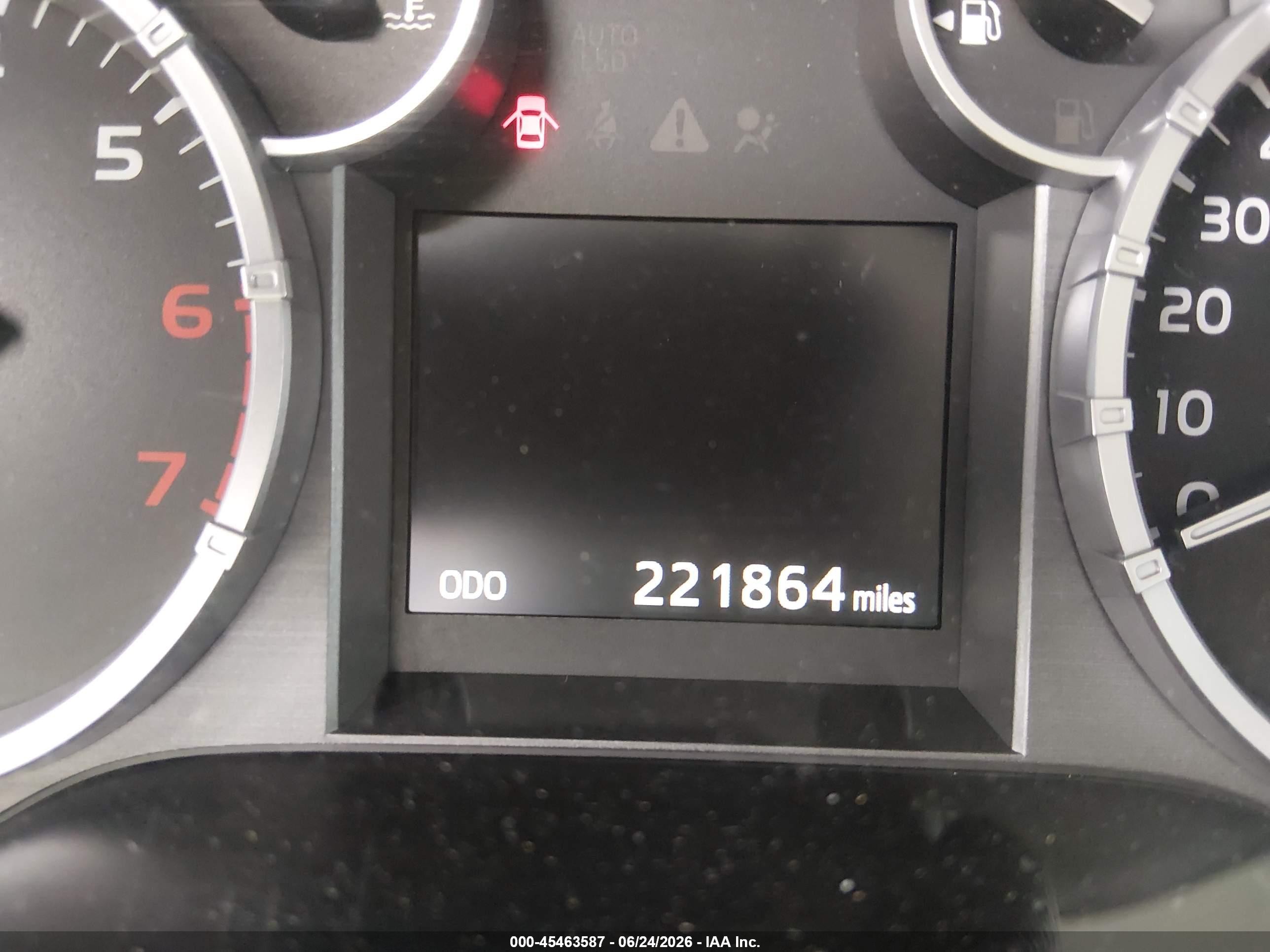 2014 Toyota Tundra 1794 5.7l V8 White vin: 5TFAY5F11EX381821