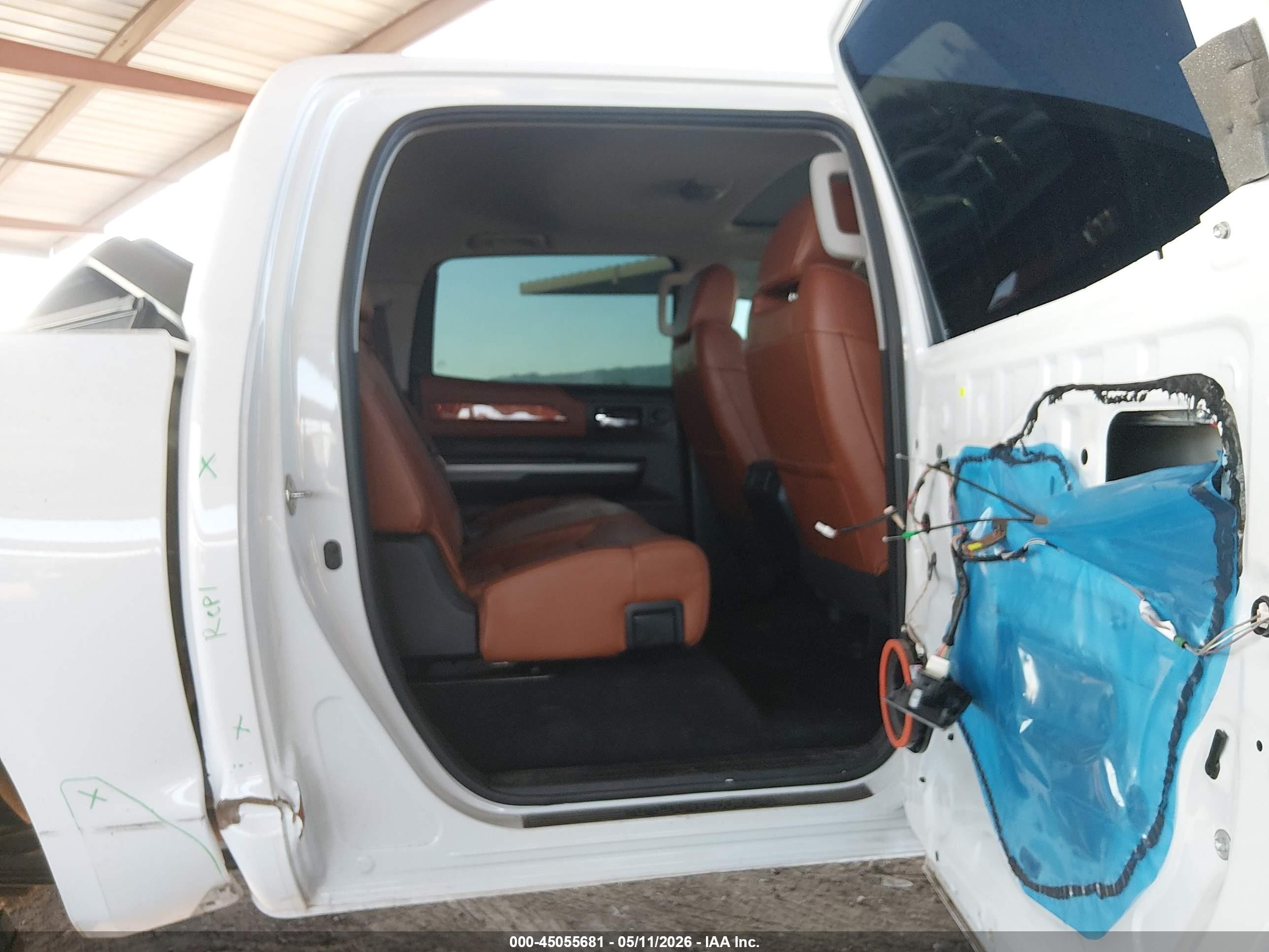 2019 Toyota Tundra 1794 5.7l V8 Белый vin: 5TFAY5F11KX780255