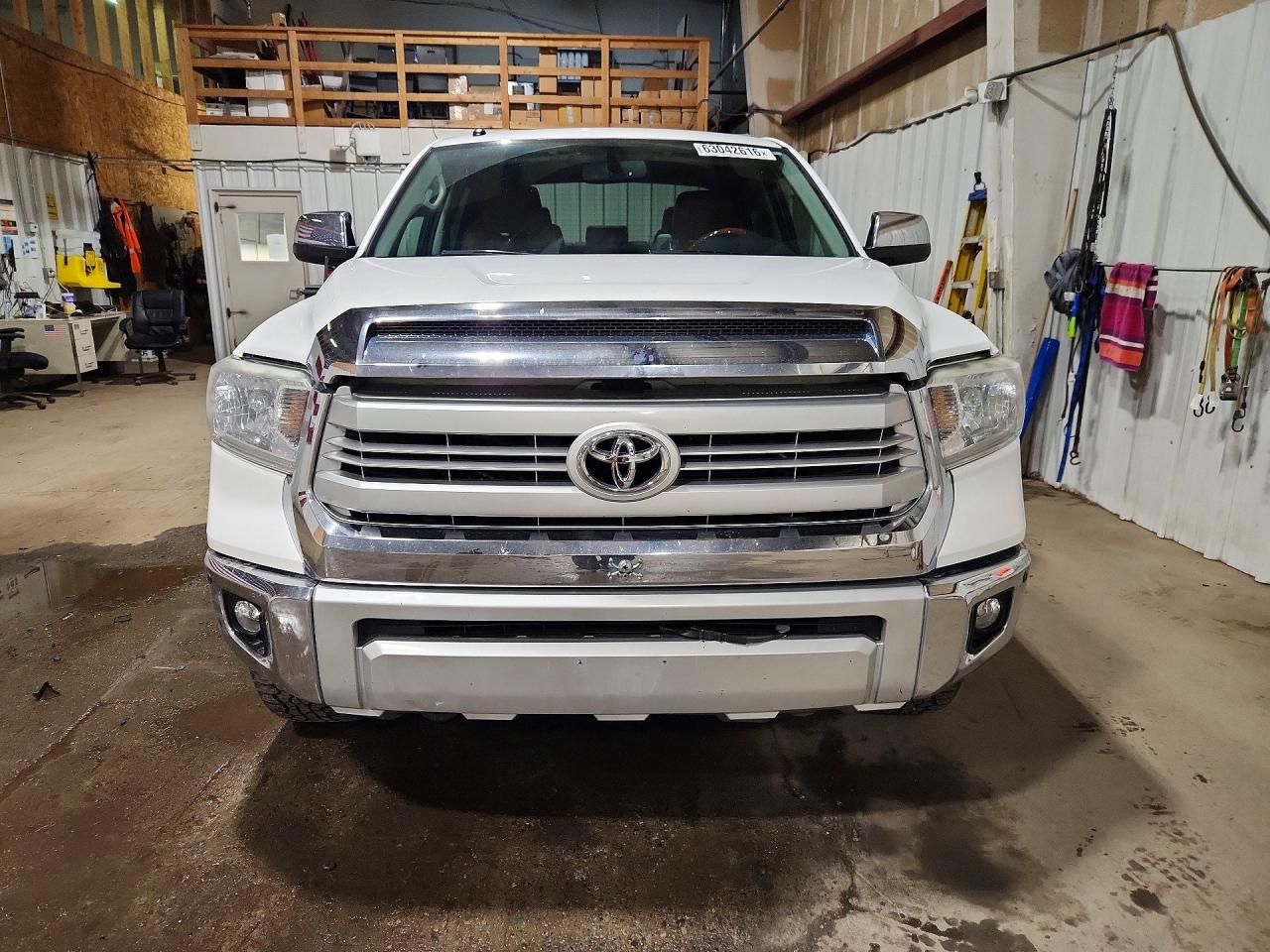 2015 Toyota Tundra 1794 Edition White vin: 5TFAY5F12FX426301