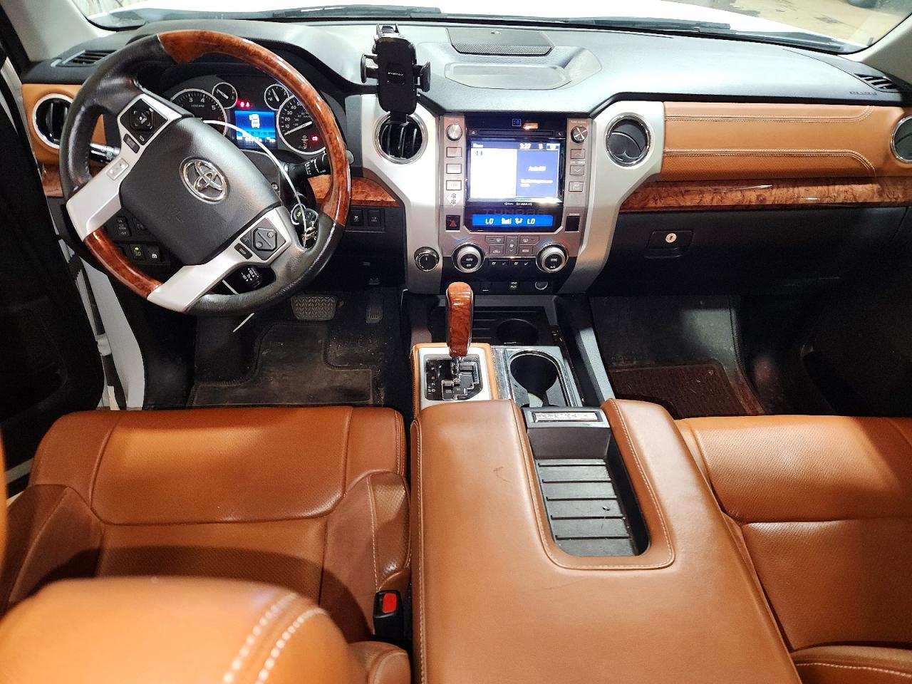 2015 Toyota Tundra 1794 Edition White vin: 5TFAY5F12FX426301
