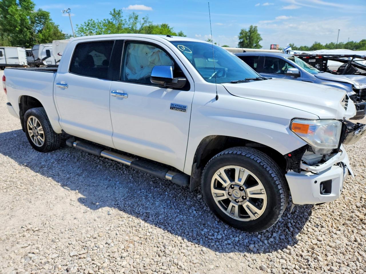 2014 Toyota Tundra Crewmax Platinum White vin: 5TFAY5F14EX412401