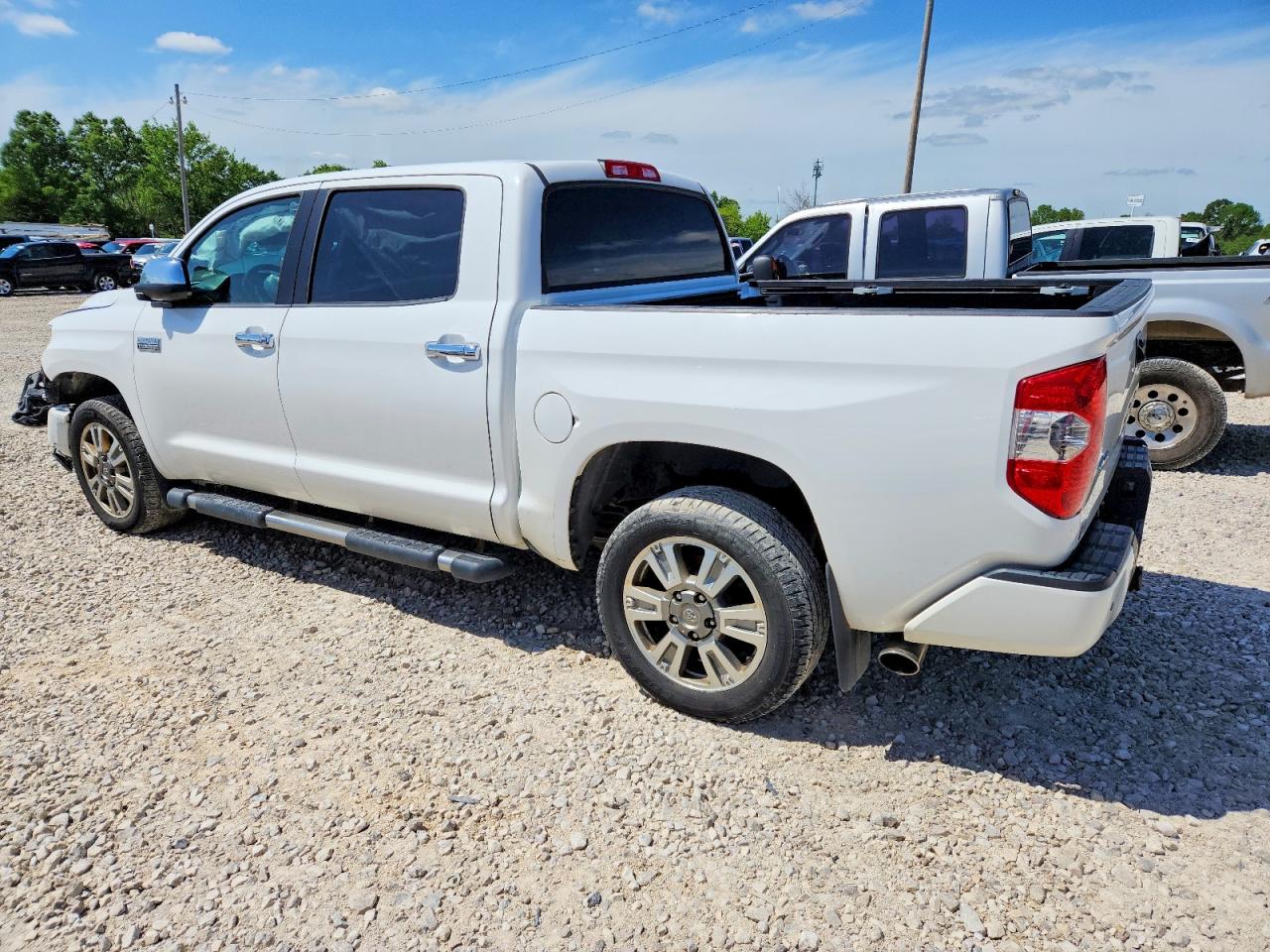 2014 Toyota Tundra Crewmax Platinum White vin: 5TFAY5F14EX412401