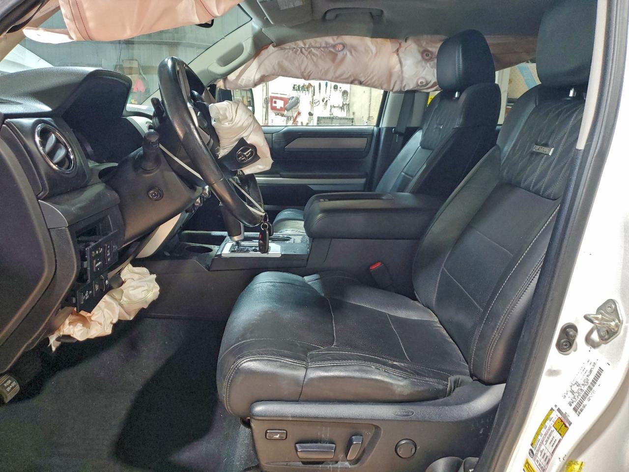 2014 Toyota Tundra Crewmax Platinum White vin: 5TFAY5F14EX412401