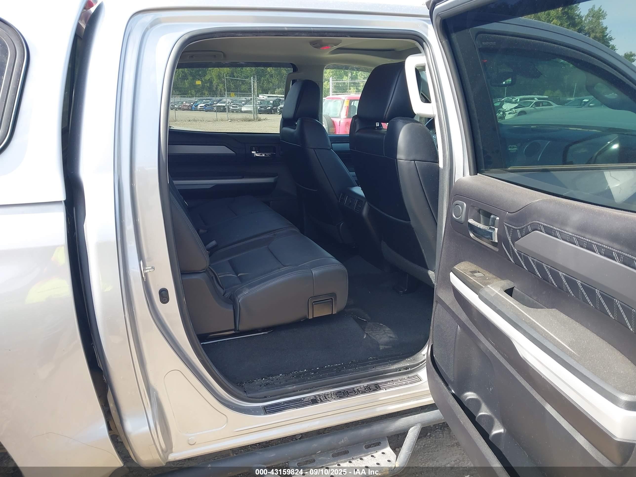 2020 Toyota Tundra Platinum Silver vin: 5TFAY5F18LX916513