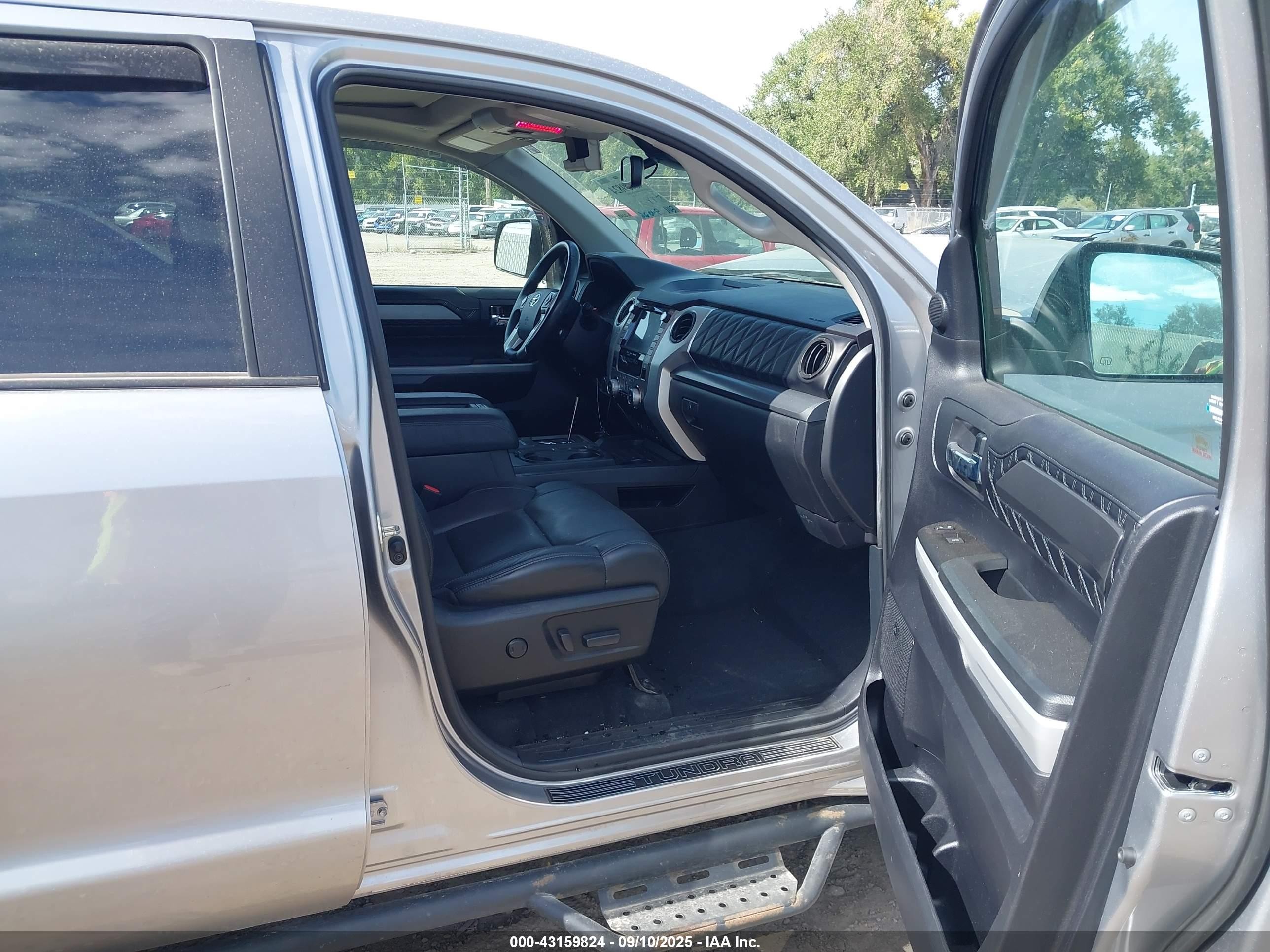 2020 Toyota Tundra Platinum Silver vin: 5TFAY5F18LX916513