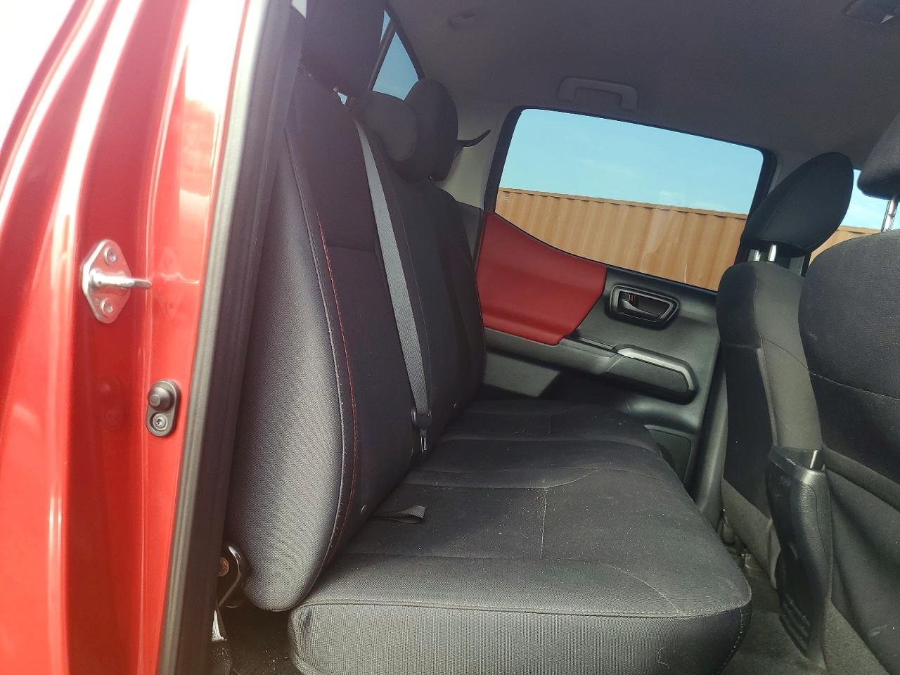 2018 Toyota Tacoma Sr5 V6 Красный vin: 5TFAZ5CN2JX058652