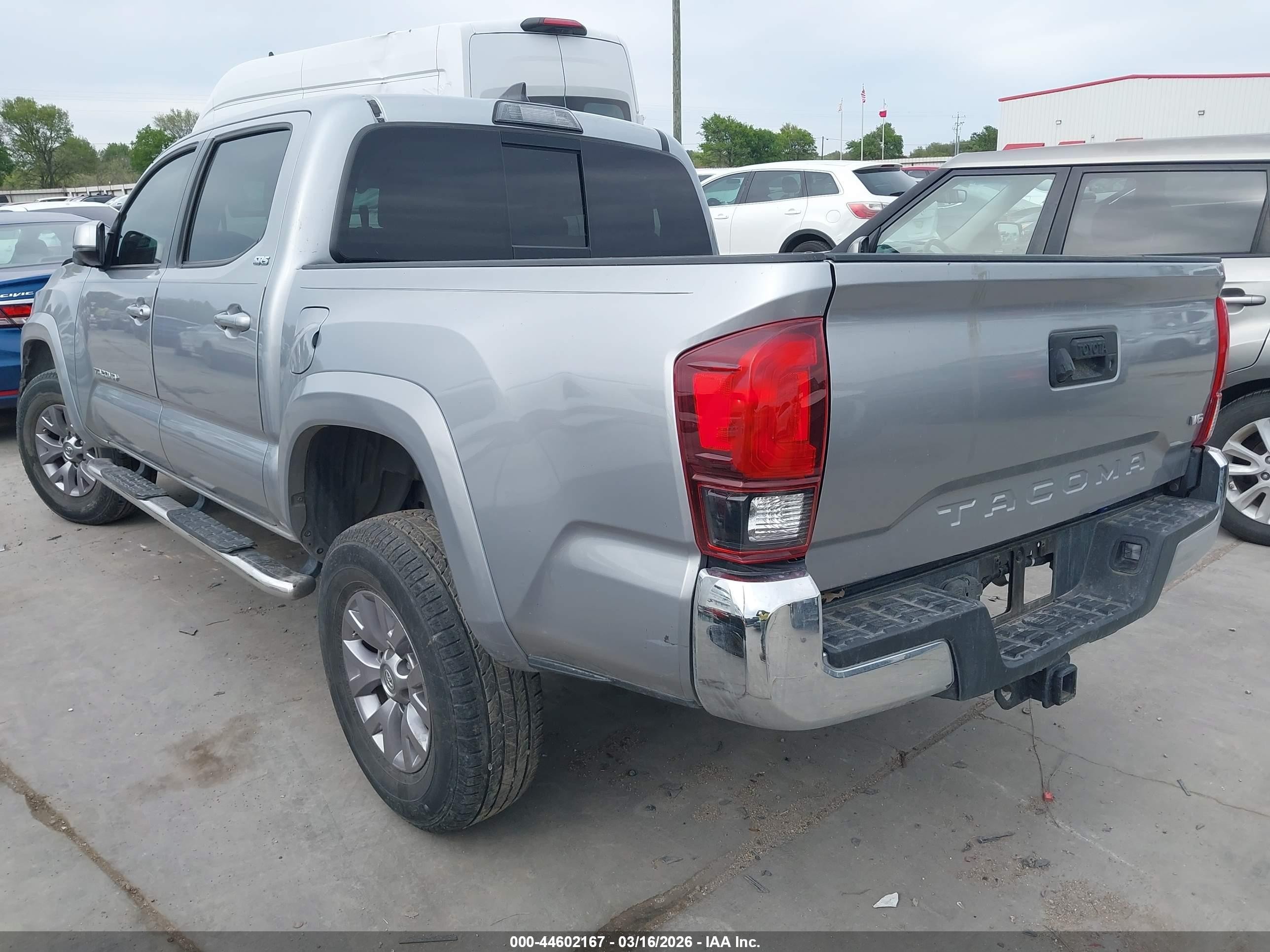 2019 Toyota Tacoma Sr5 V6 Серебряный vin: 5TFAZ5CN8KX081418