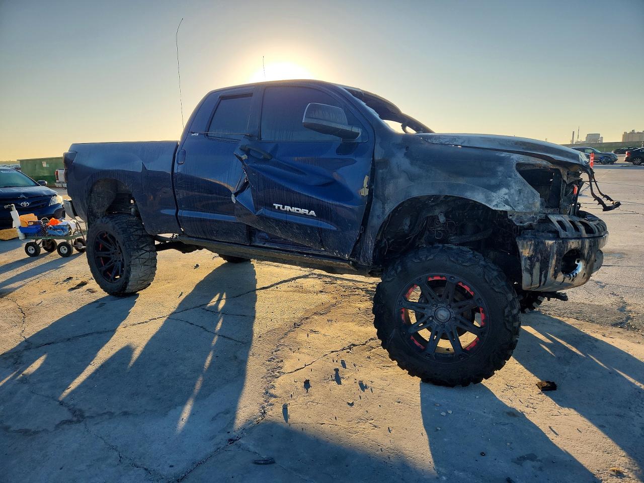 2008 Toyota Tundra Sr5 Blue vin: 5TFBT54178X010334