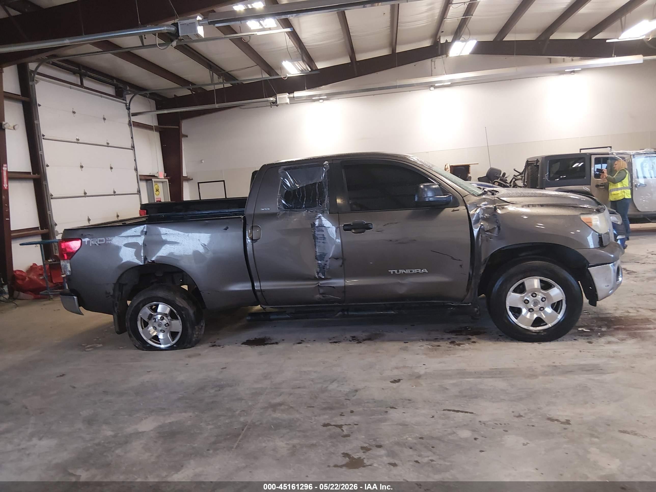 2007 Toyota Tundra Sr5 4.7l V8 Tan vin: 5TFBT541X7X005482