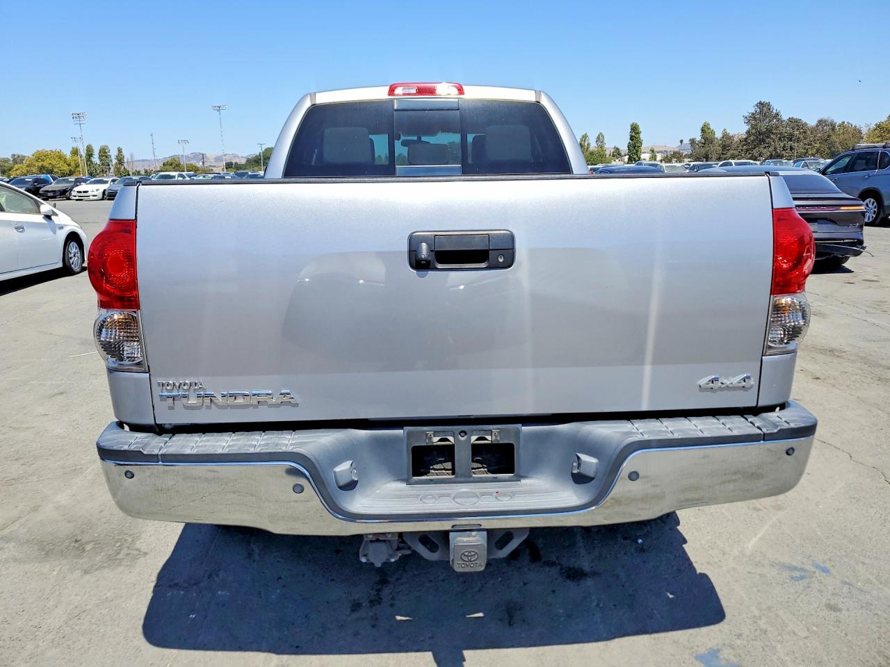 2008 Toyota Tundra Sr5 Silver vin: 5TFBV54108X048496