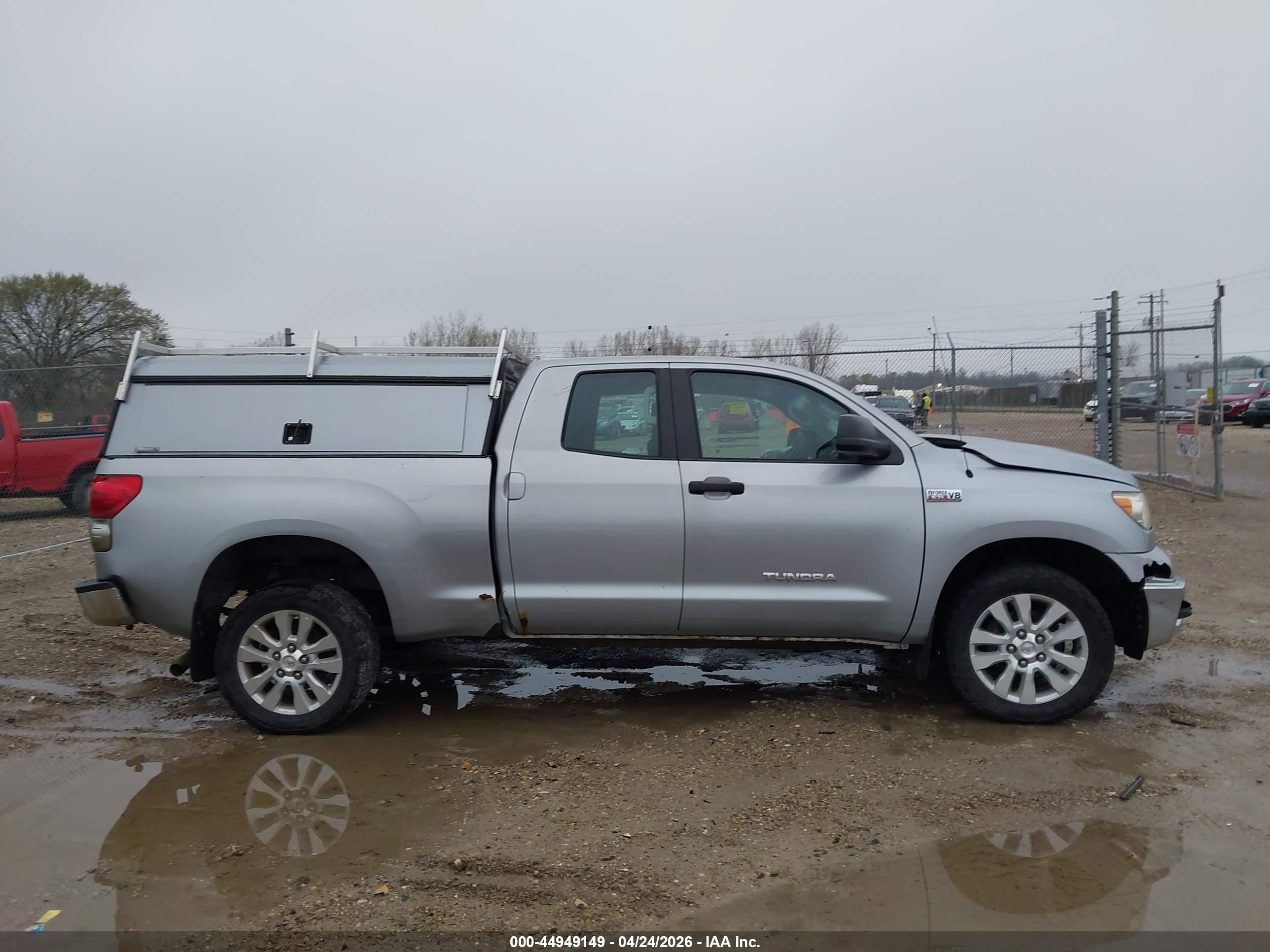 2008 Toyota Tundra Base 5.7l V8 Серебряный vin: 5TFBV54108X049986