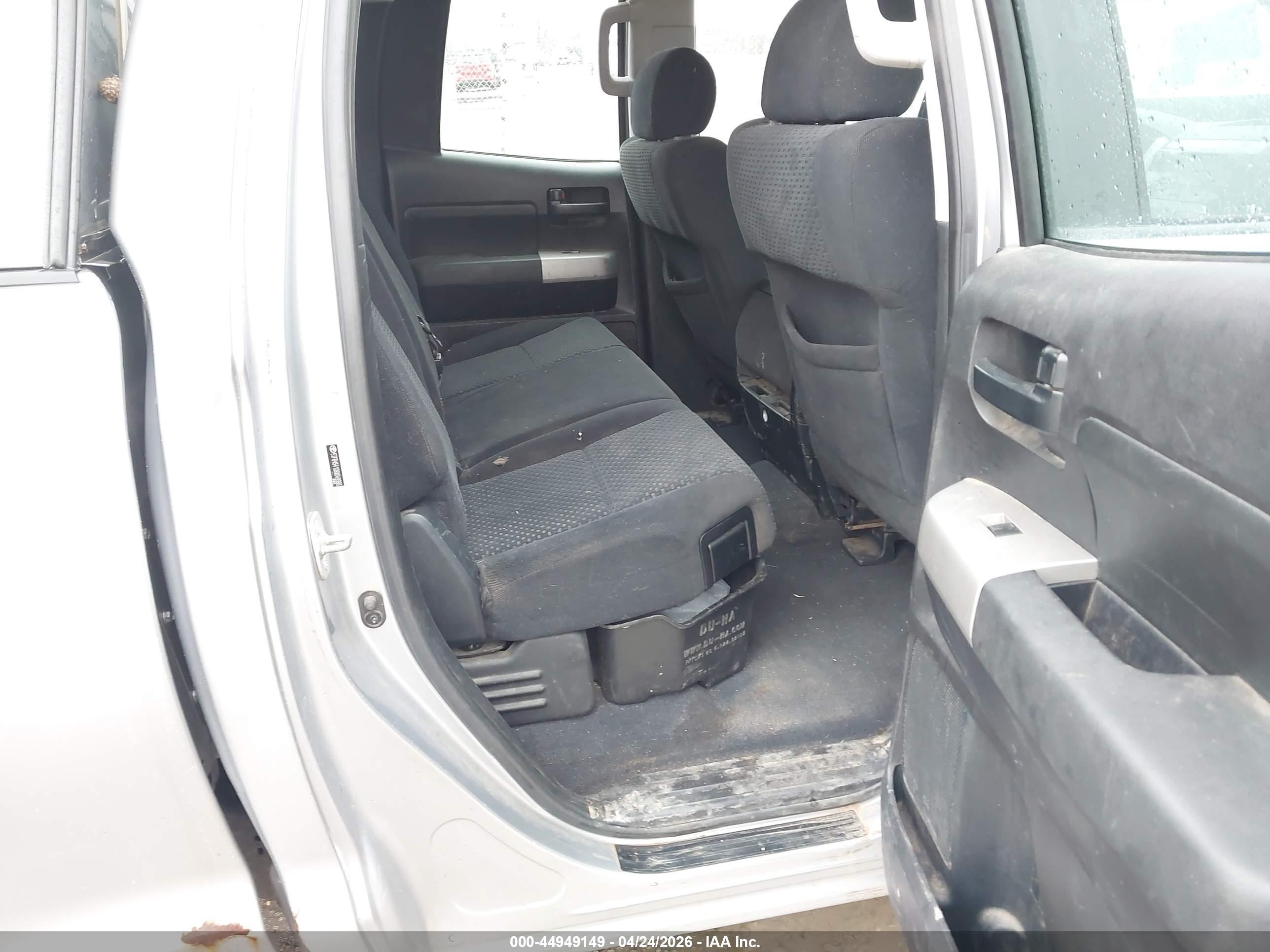 2008 Toyota Tundra Base 5.7l V8 Серебряный vin: 5TFBV54108X049986
