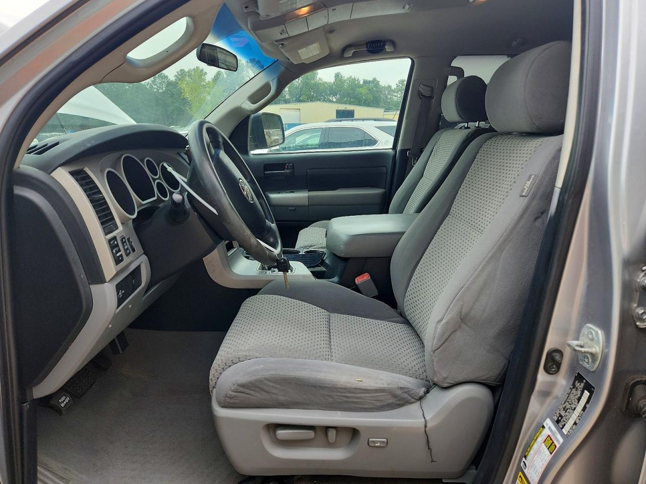 2008 Toyota Tundra Sr5 Silver vin: 5TFBV54108X066674