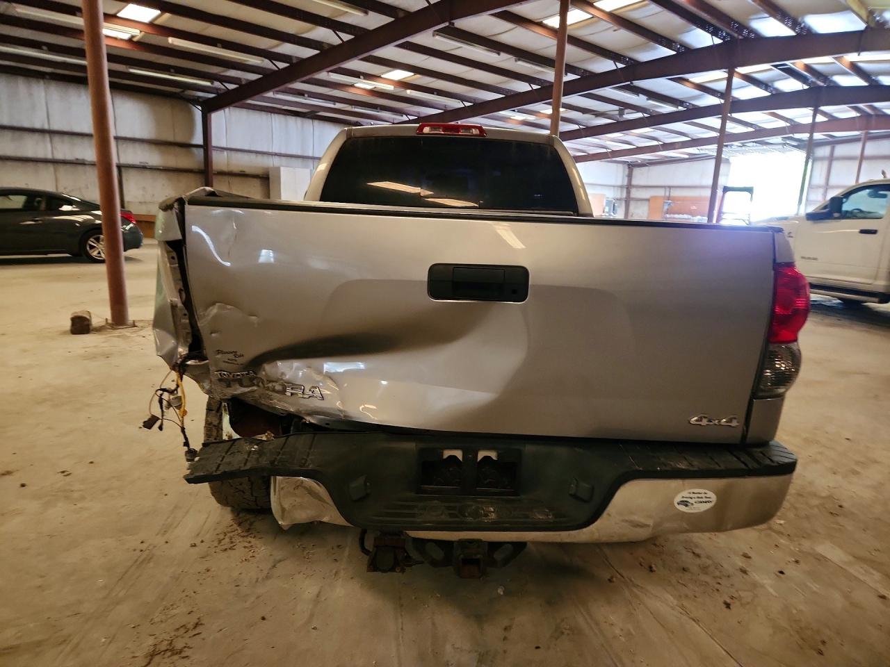 2008 Toyota Tundra Sr5 Silver vin: 5TFBV54108X066674