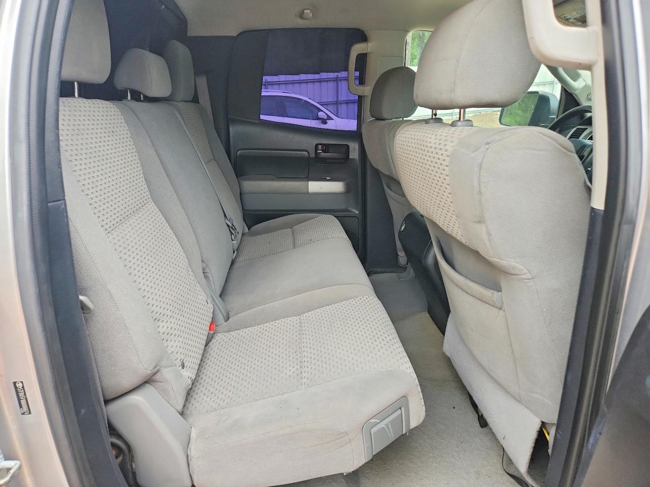 2008 Toyota Tundra Sr5 Silver vin: 5TFBV54108X066674