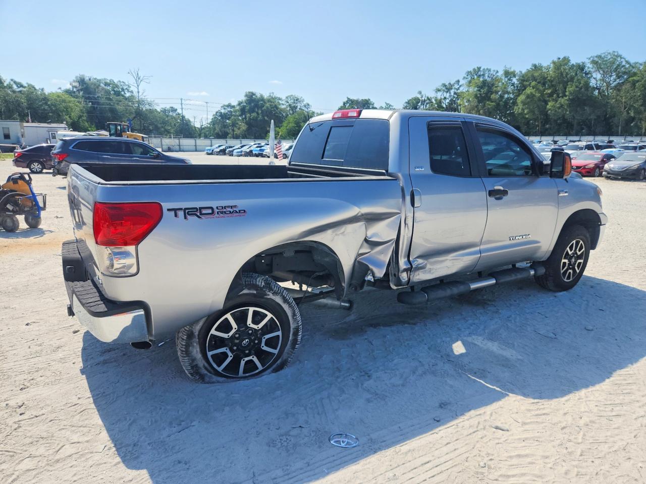 2008 Toyota Tundra Sr5 Серебряный vin: 5TFBV54118X045199