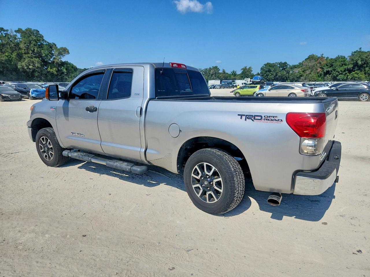 2008 Toyota Tundra Sr5 Серебряный vin: 5TFBV54118X045199