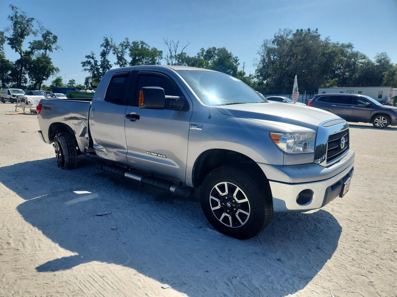 2008 Toyota Tundra Sr5 Серебряный vin: 5TFBV54118X045199