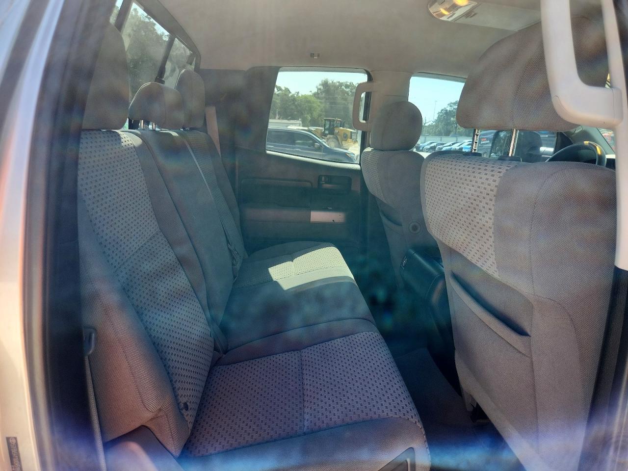 2008 Toyota Tundra Sr5 Серебряный vin: 5TFBV54118X045199