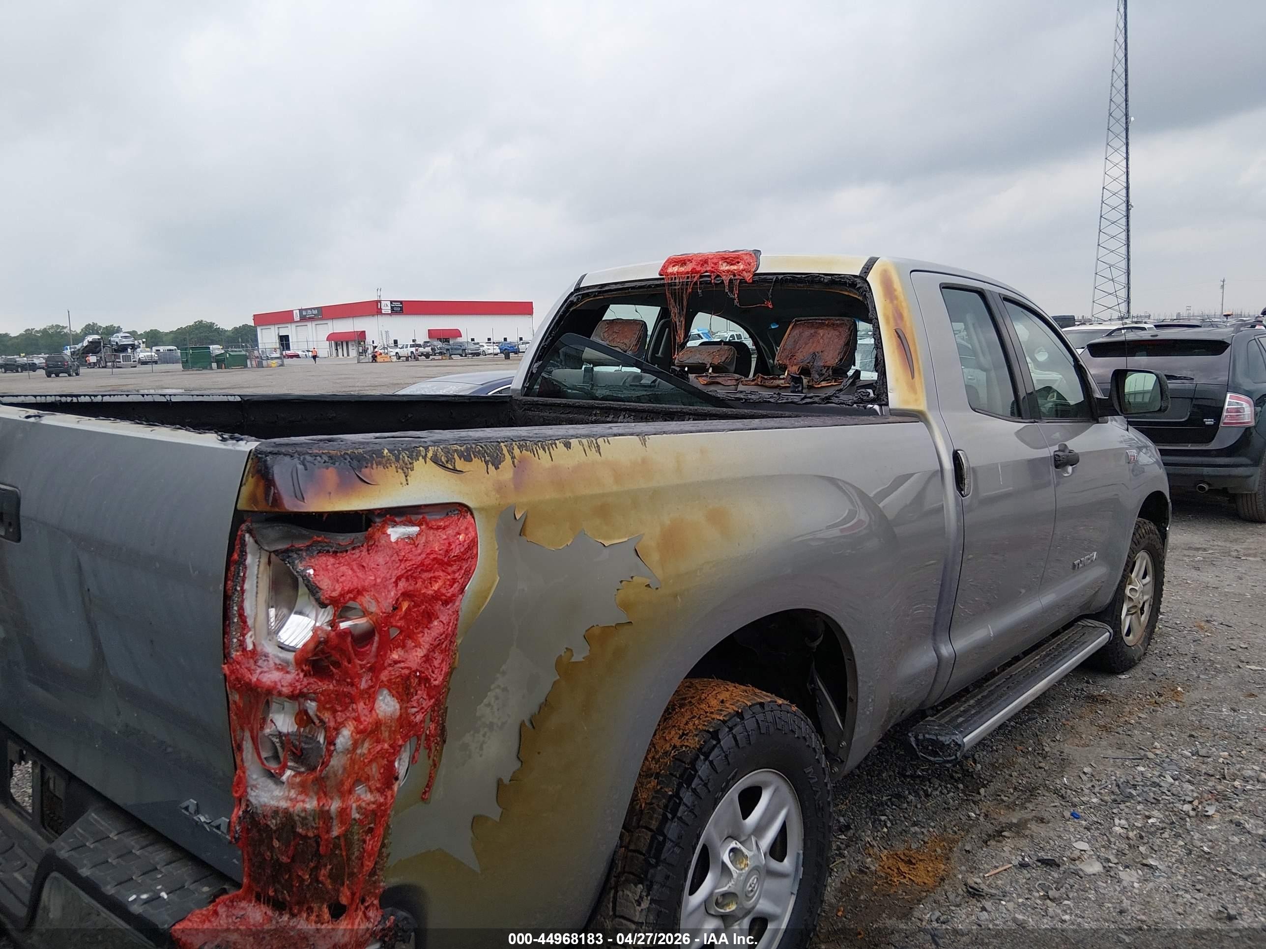 2008 Toyota Tundra Base 5.7l V8 Gray vin: 5TFBV54118X066487