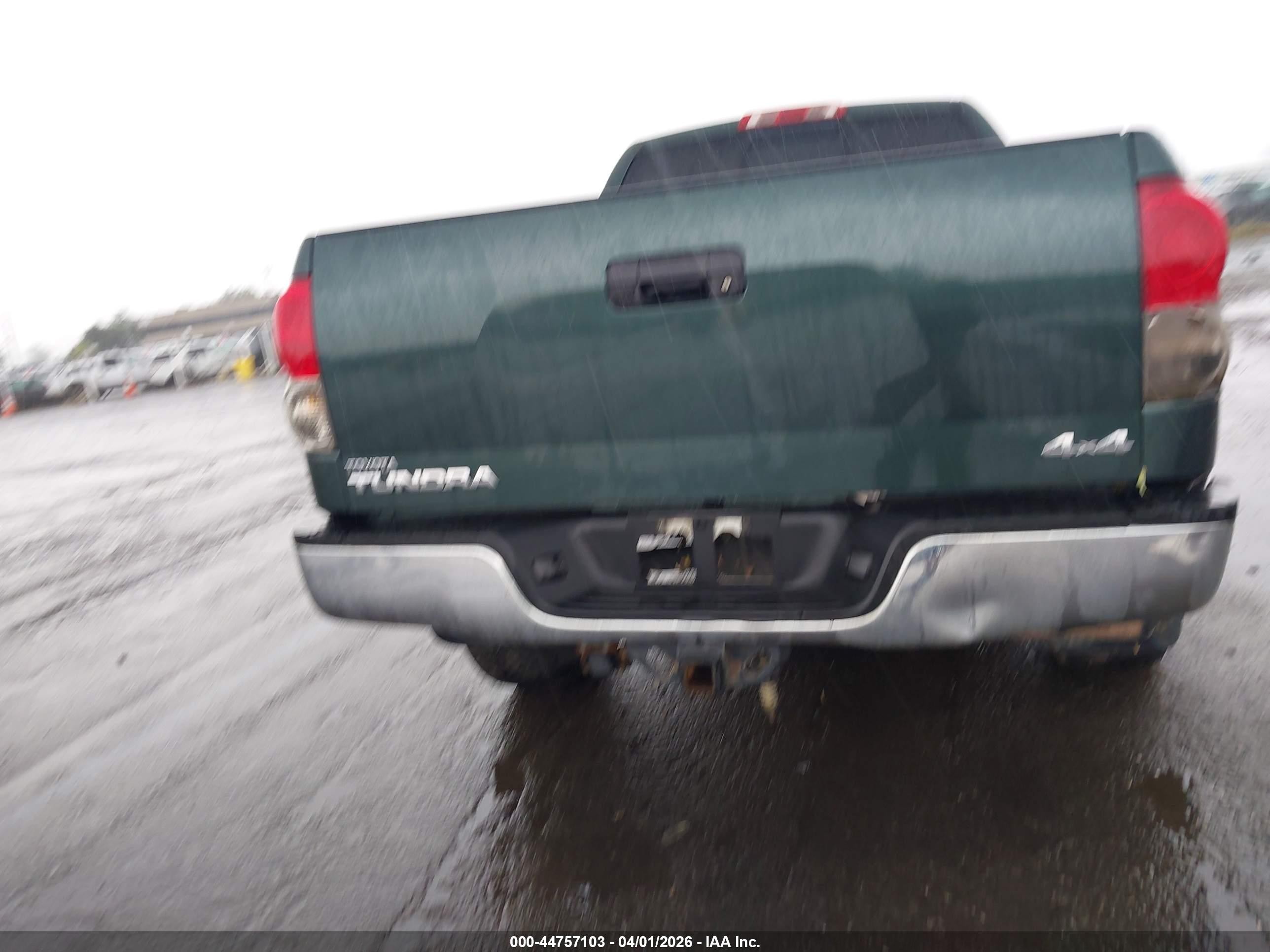 2008 Toyota Tundra Base 5.7l V8 Green vin: 5TFBV54128X055613