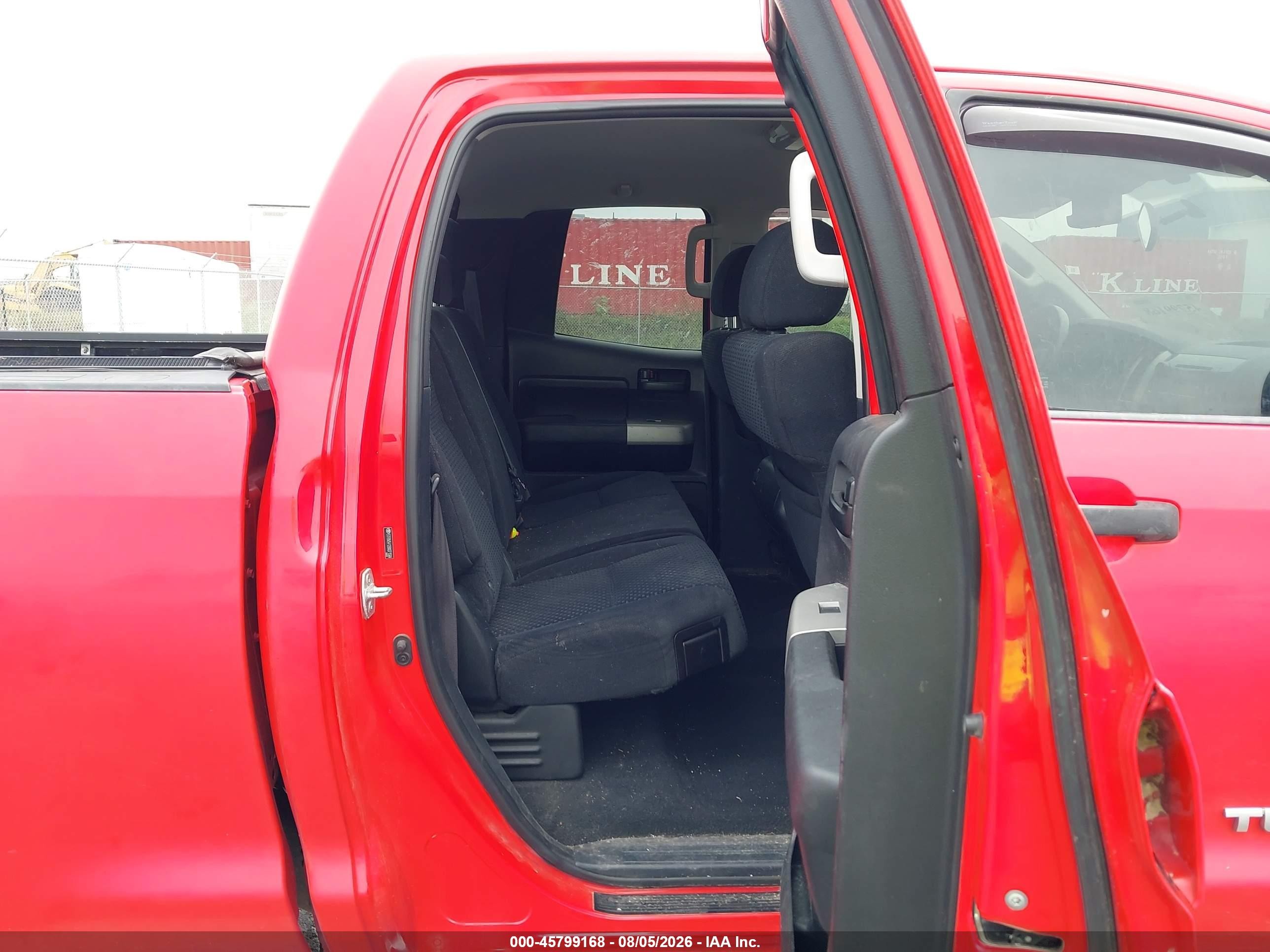 2008 Toyota Tundra Base 5.7l V8 Red vin: 5TFBV54128X071584