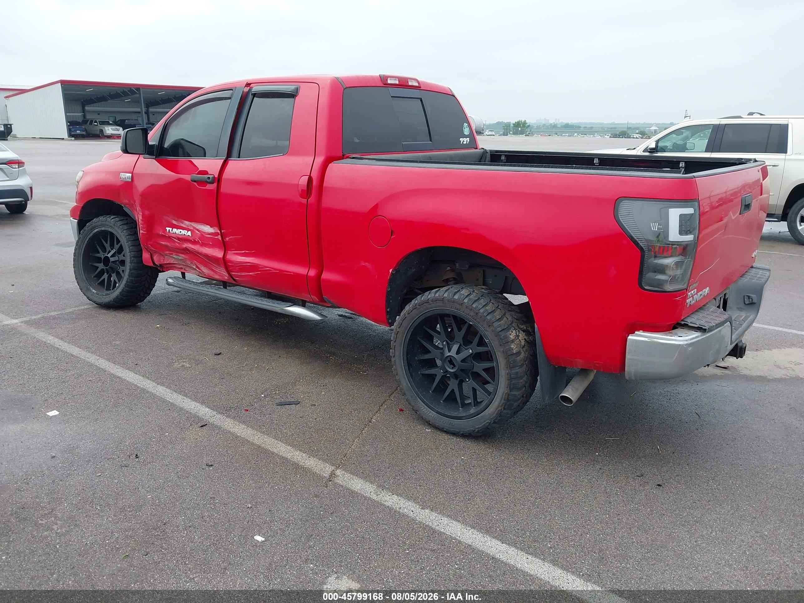 2008 Toyota Tundra Base 5.7l V8 Red vin: 5TFBV54128X071584