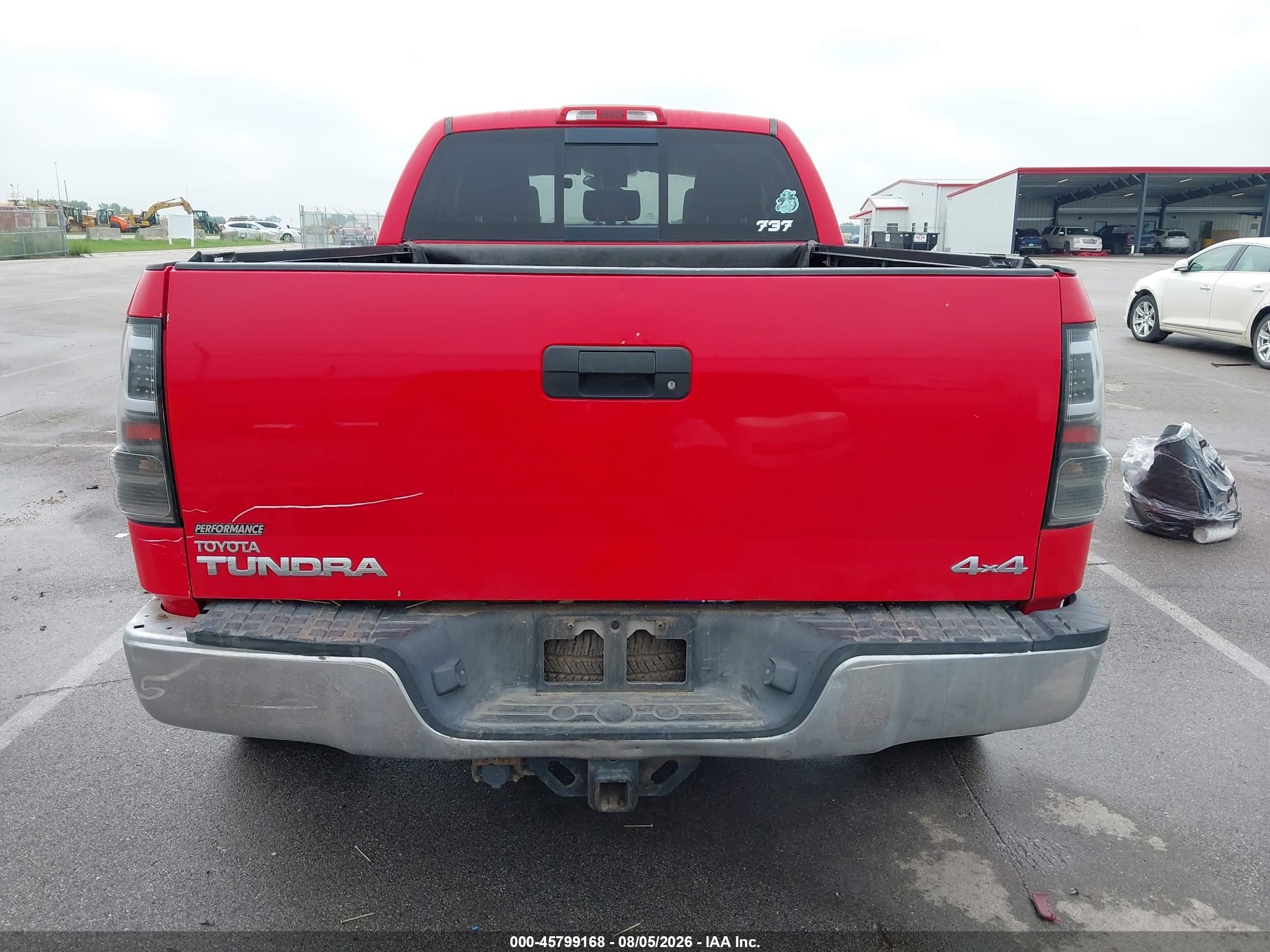 2008 Toyota Tundra Base 5.7l V8 Red vin: 5TFBV54128X071584