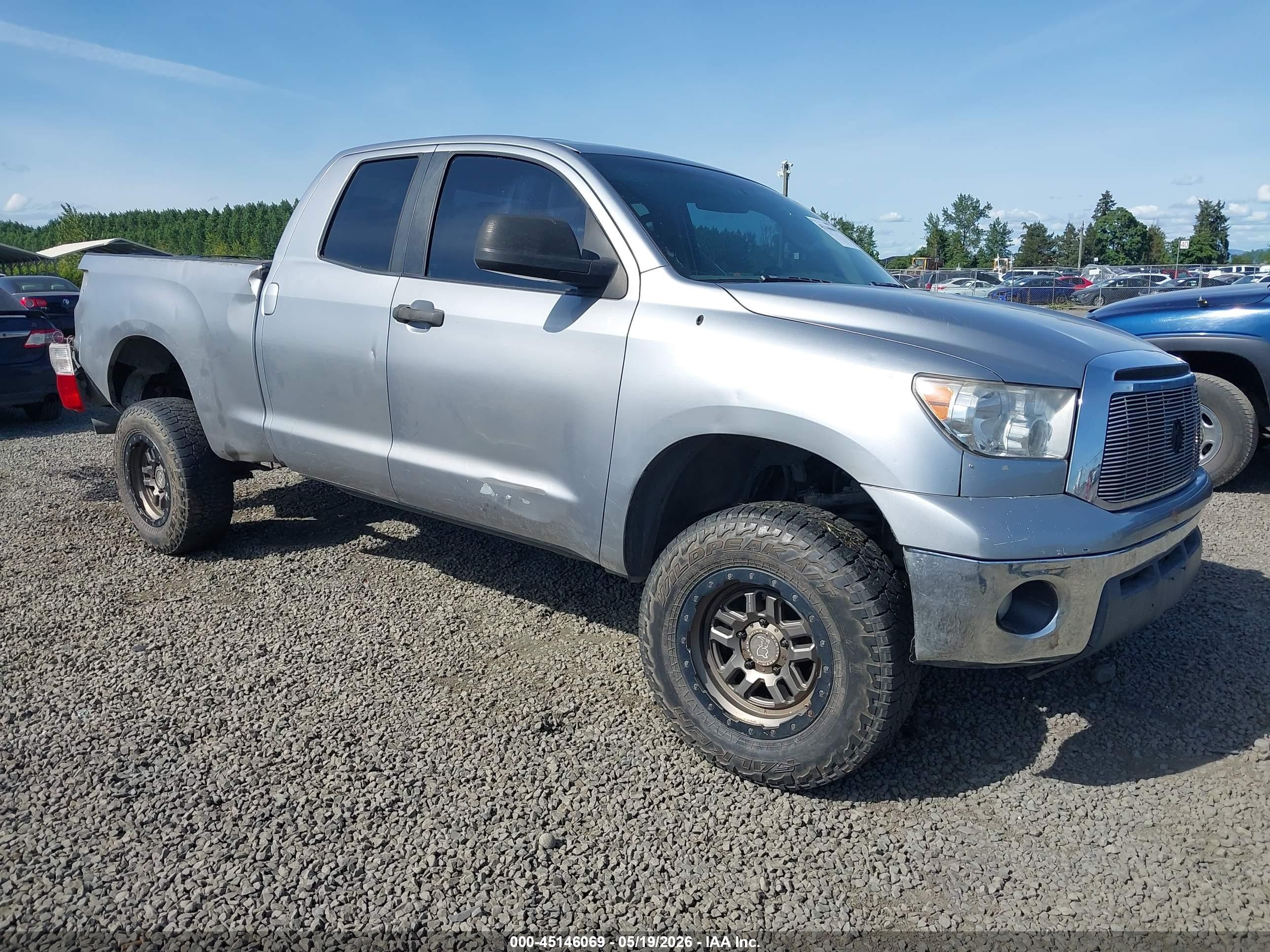 2009 Toyota Tundra Sr5 5.7l V8 Silver vin: 5TFBV54139X084149