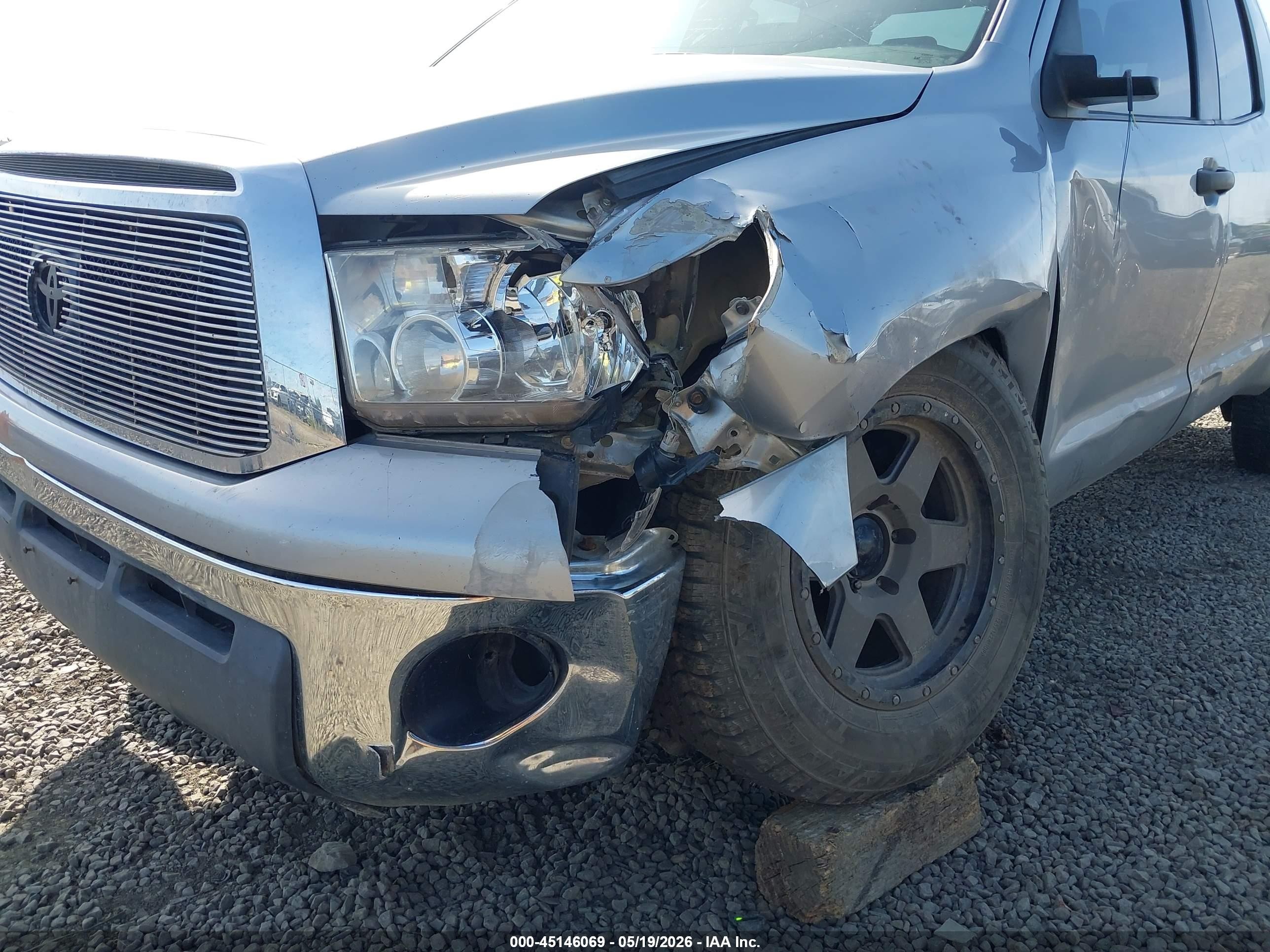2009 Toyota Tundra Sr5 5.7l V8 Silver vin: 5TFBV54139X084149
