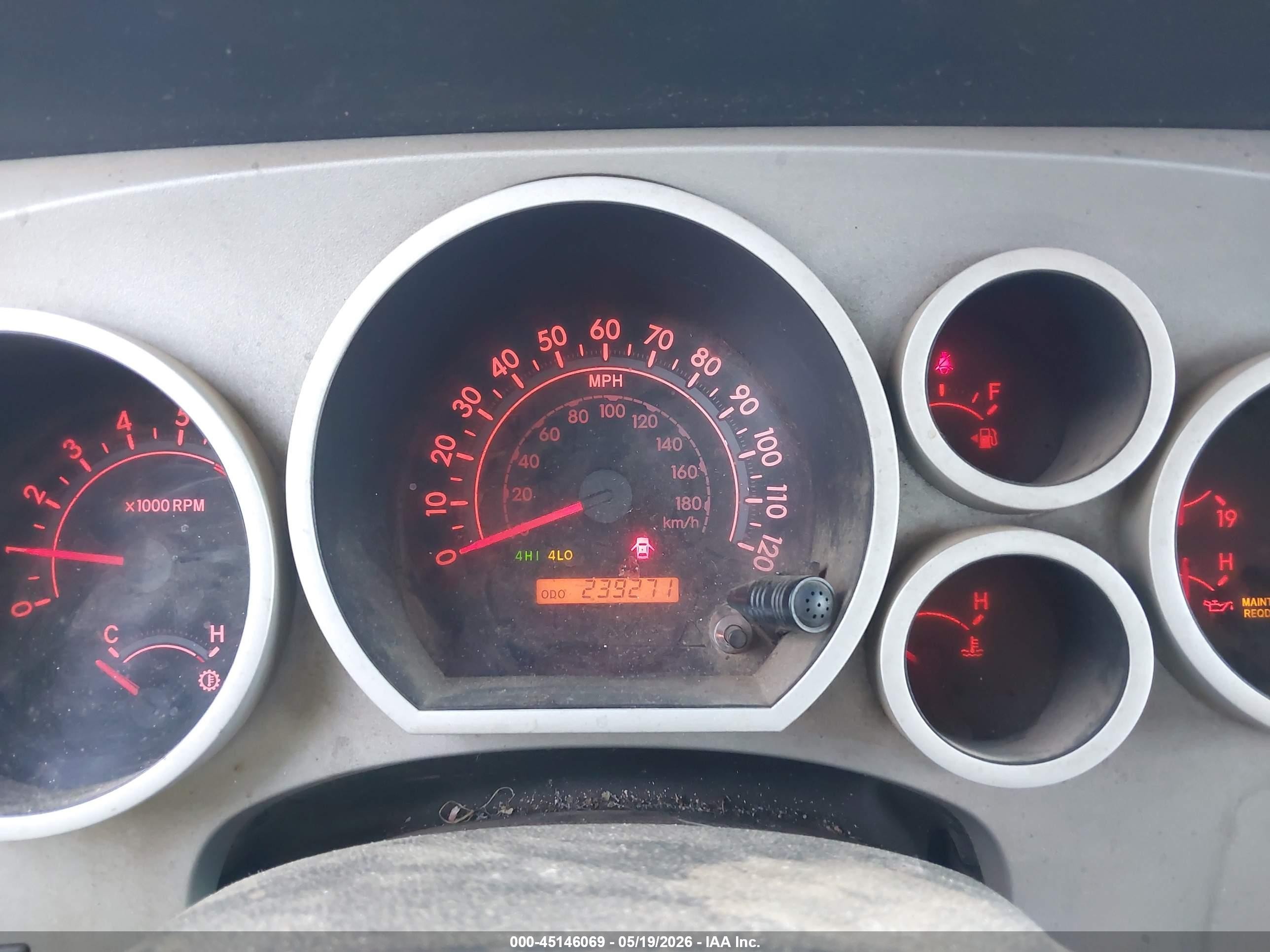 2009 Toyota Tundra Sr5 5.7l V8 Silver vin: 5TFBV54139X084149