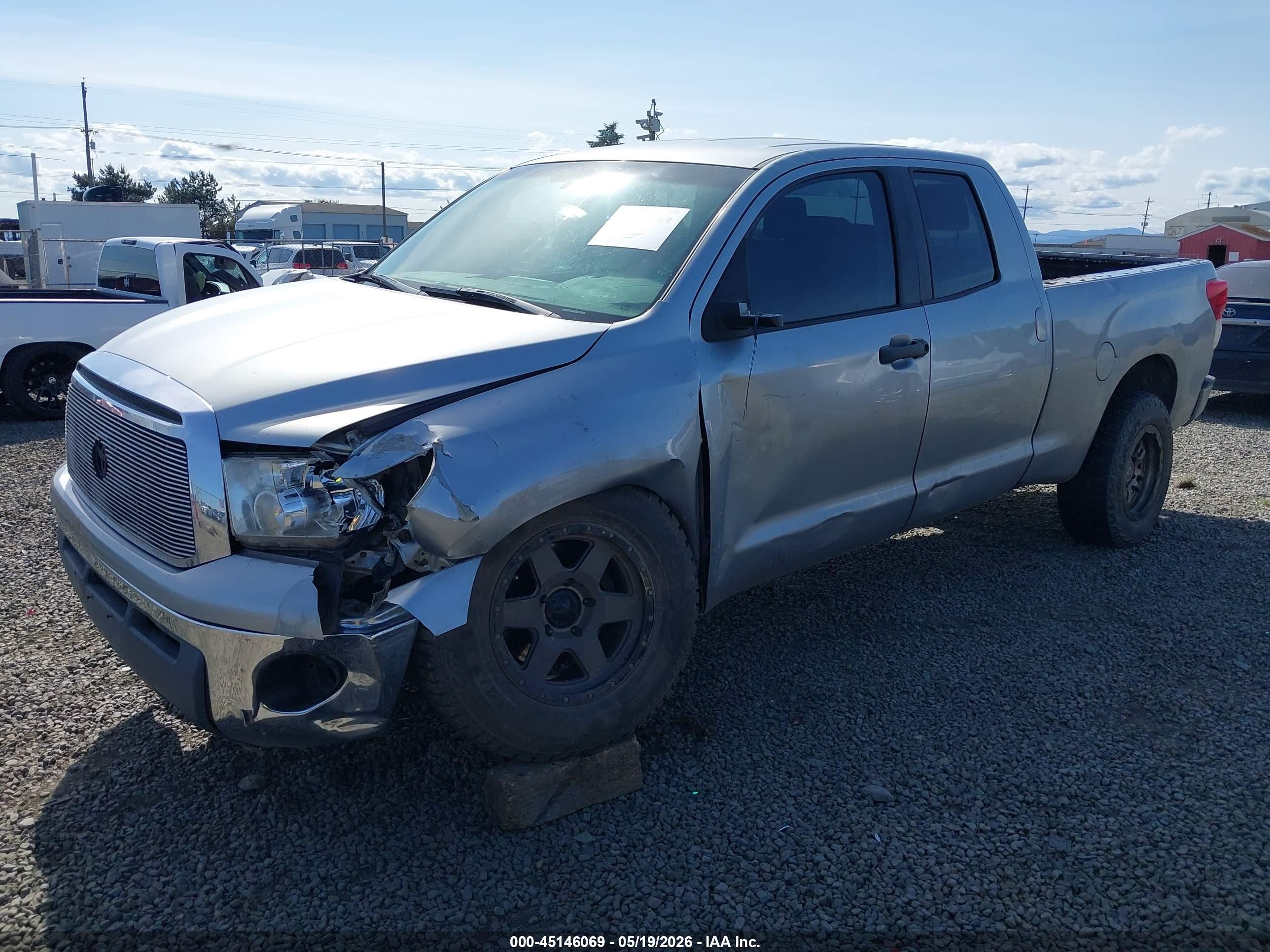 2009 Toyota Tundra Sr5 5.7l V8 Silver vin: 5TFBV54139X084149