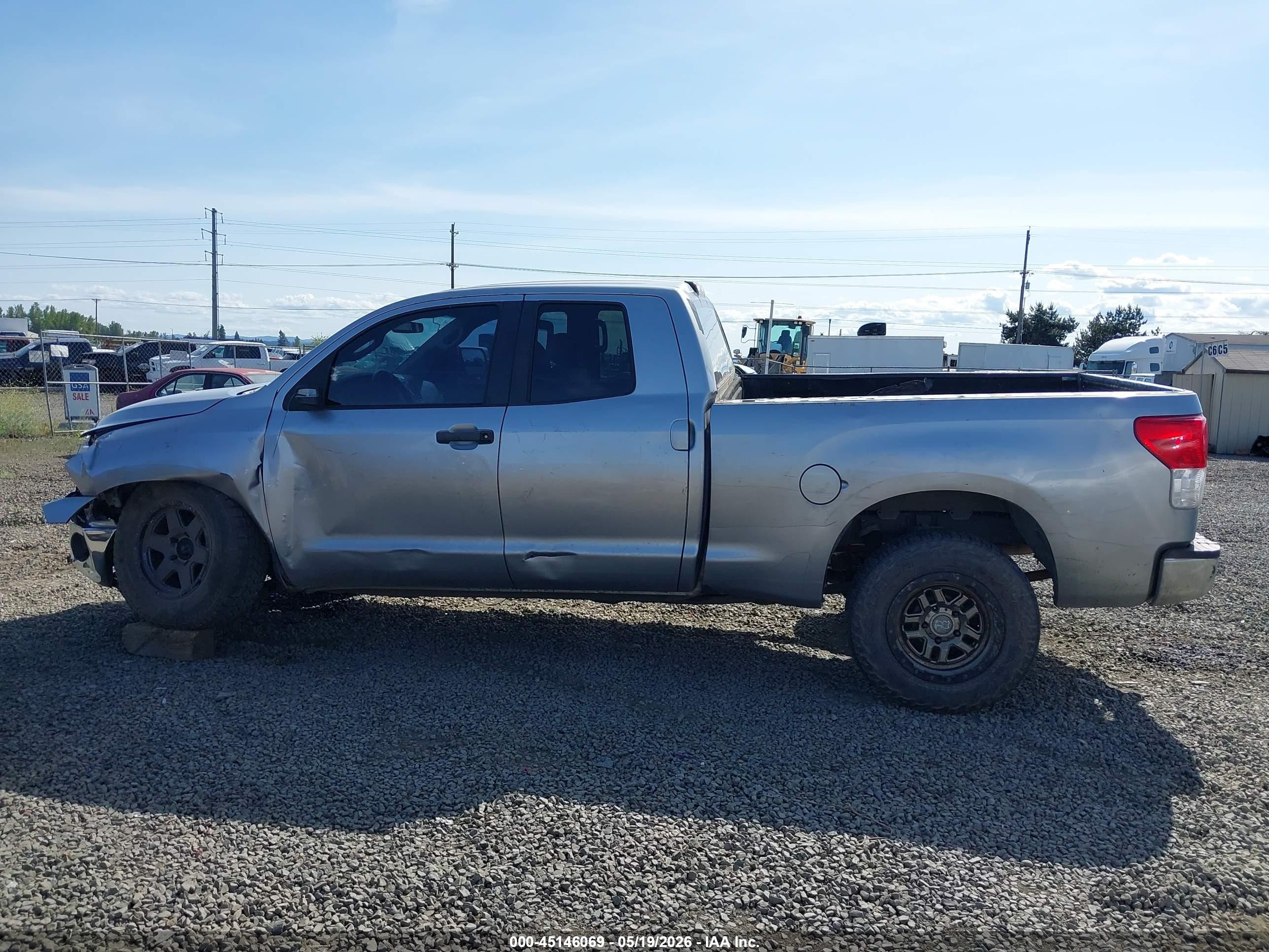 2009 Toyota Tundra Sr5 5.7l V8 Silver vin: 5TFBV54139X084149