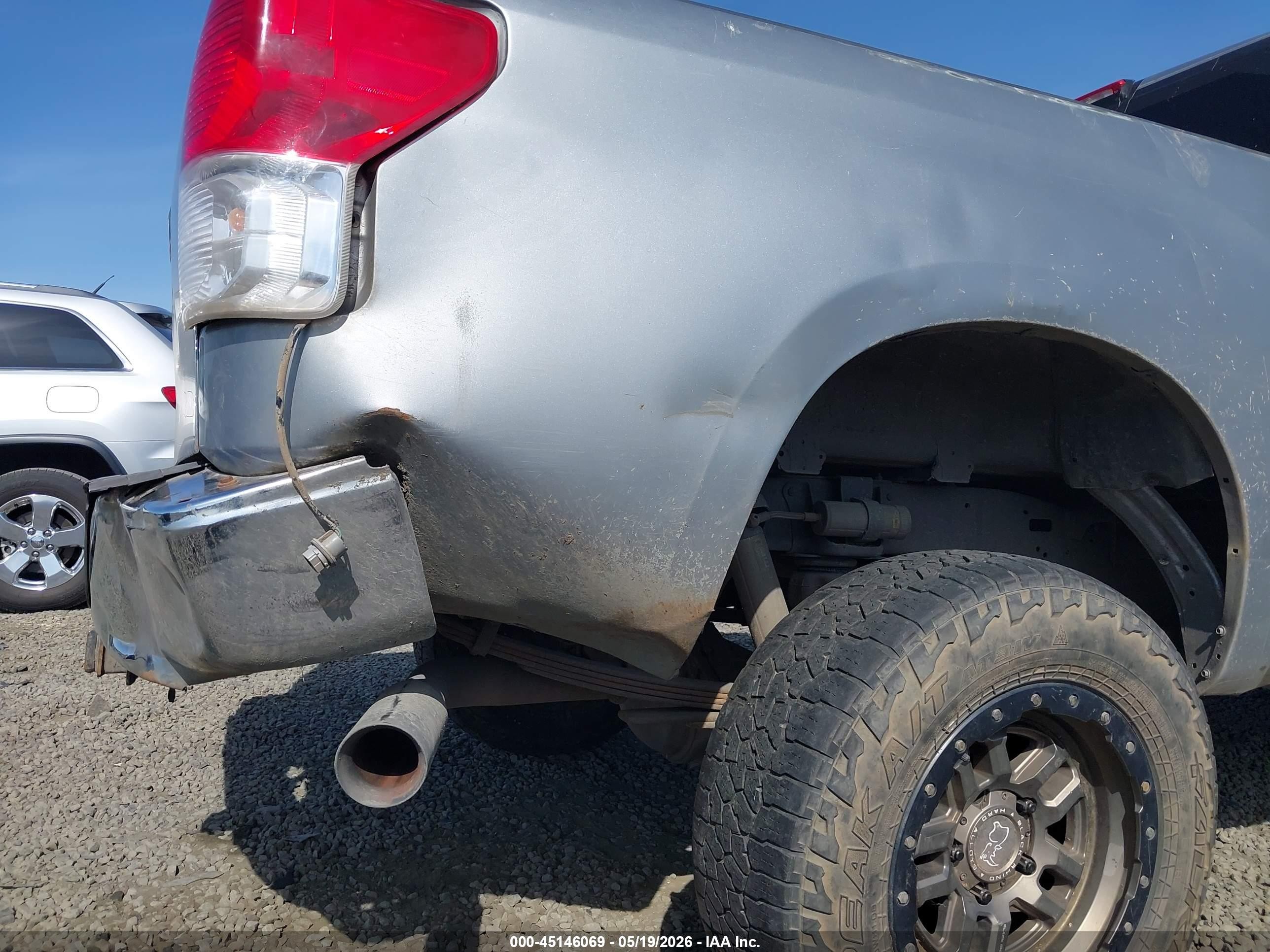 2009 Toyota Tundra Sr5 5.7l V8 Silver vin: 5TFBV54139X084149