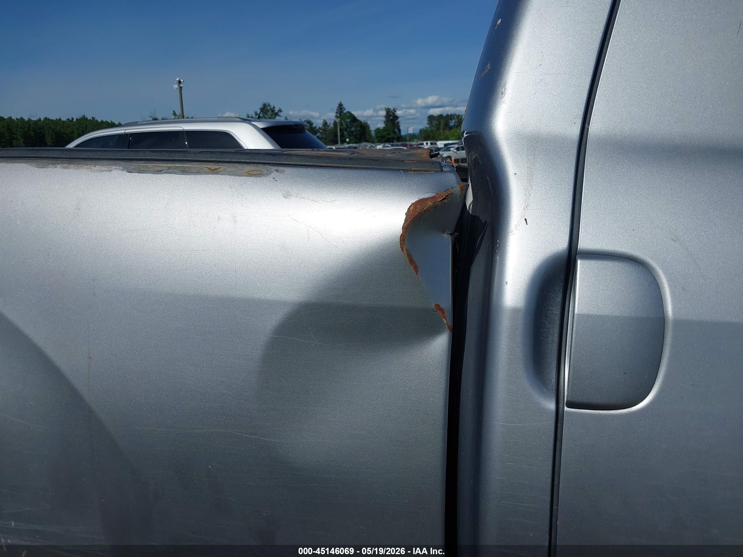 2009 Toyota Tundra Sr5 5.7l V8 Silver vin: 5TFBV54139X084149