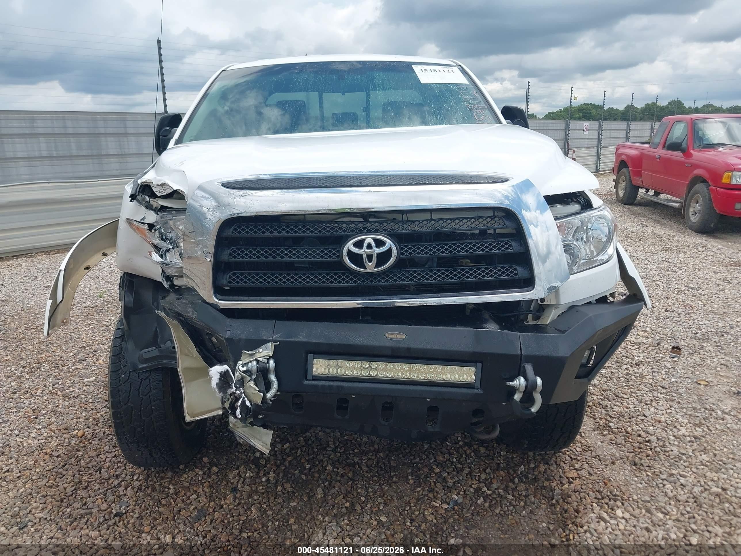 2007 Toyota Tundra Sr5 5.7l V8 White vin: 5TFBV54147X013488