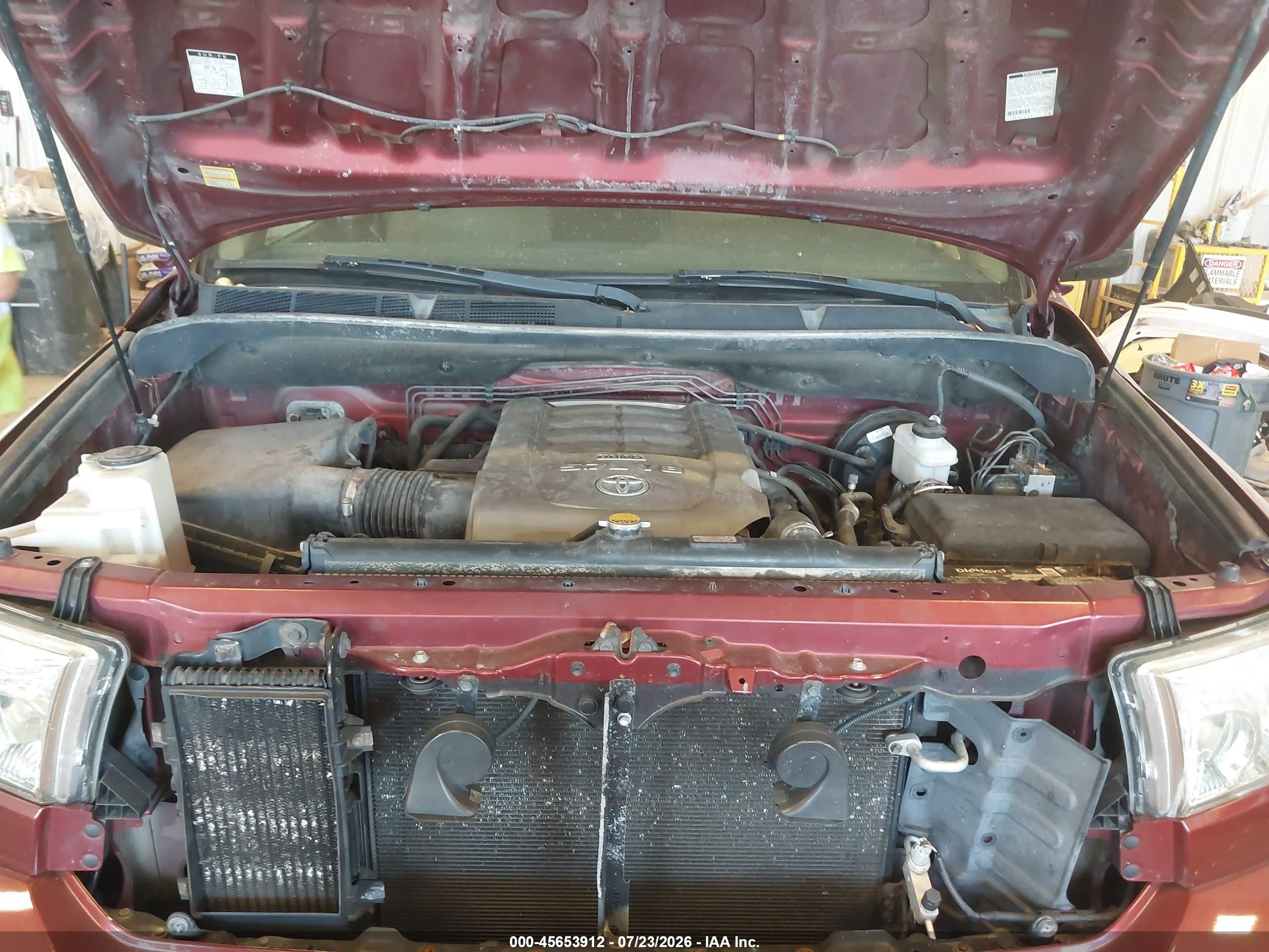 2007 Toyota Tundra Sr5 5.7l V8 Red vin: 5TFBV54177X010102