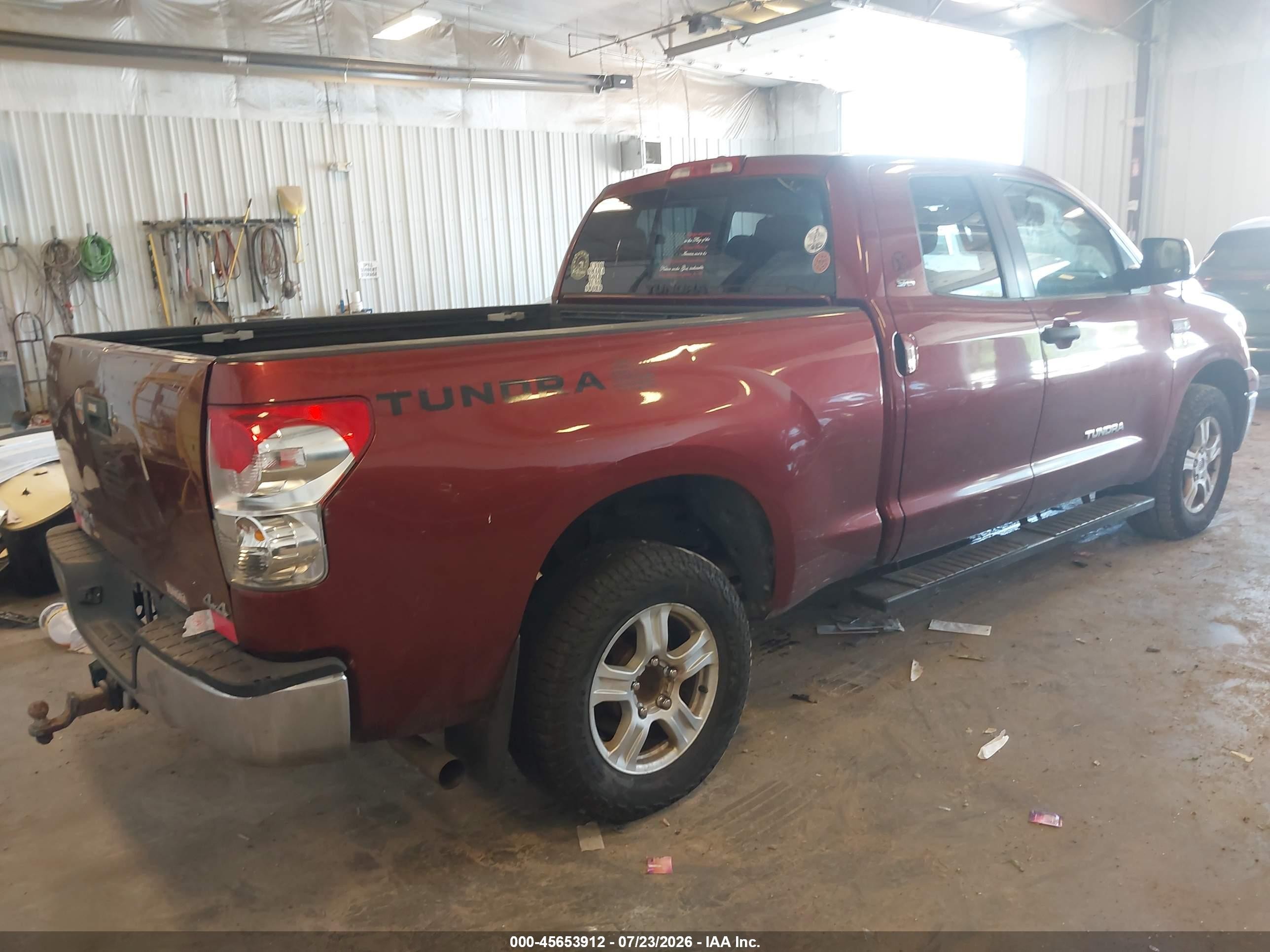 2007 Toyota Tundra Sr5 5.7l V8 Red vin: 5TFBV54177X010102