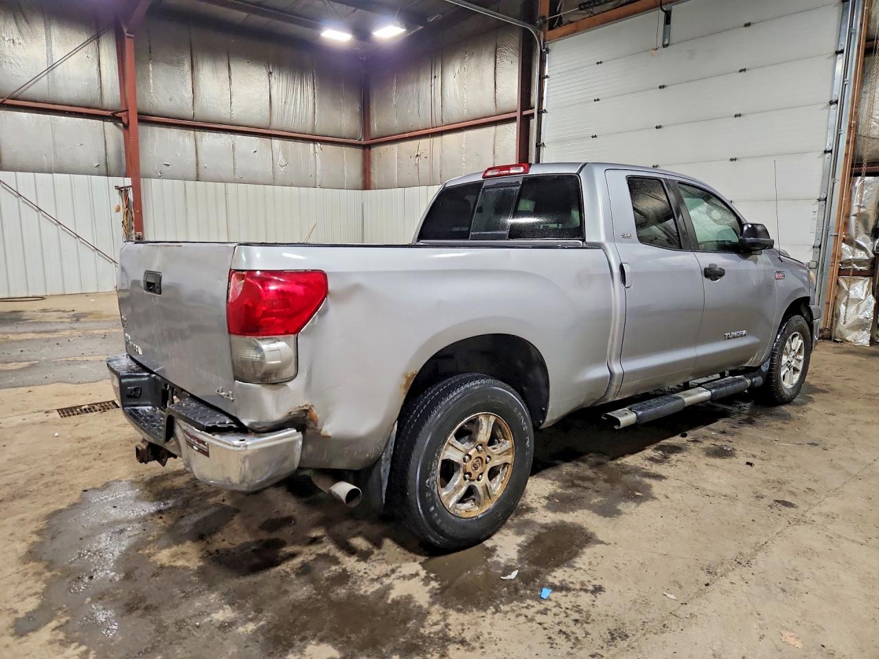 2007 Toyota Tundra Double Cab Sr5 Серебряный vin: 5TFBV54177X015946