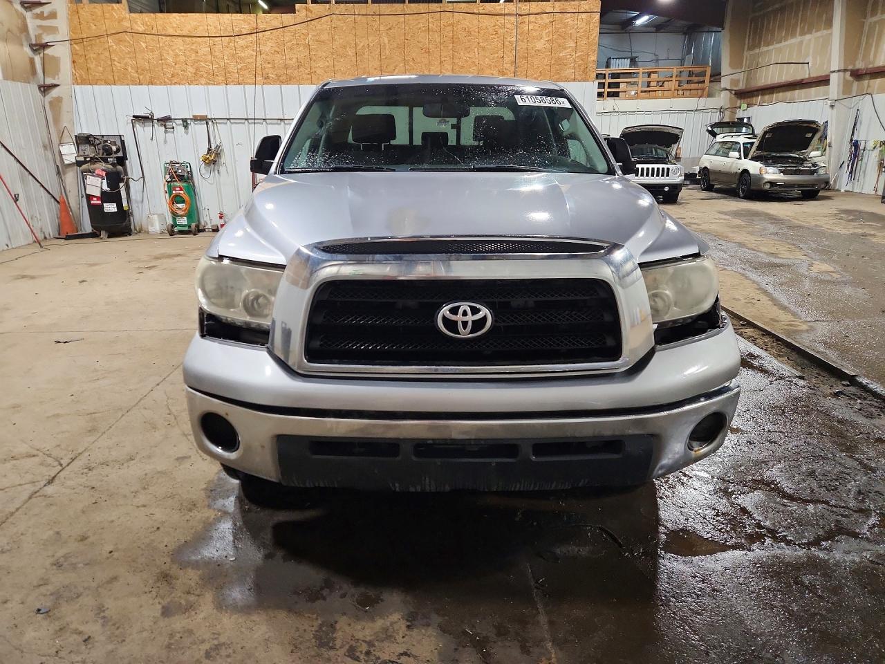 2007 Toyota Tundra Double Cab Sr5 Серебряный vin: 5TFBV54177X015946