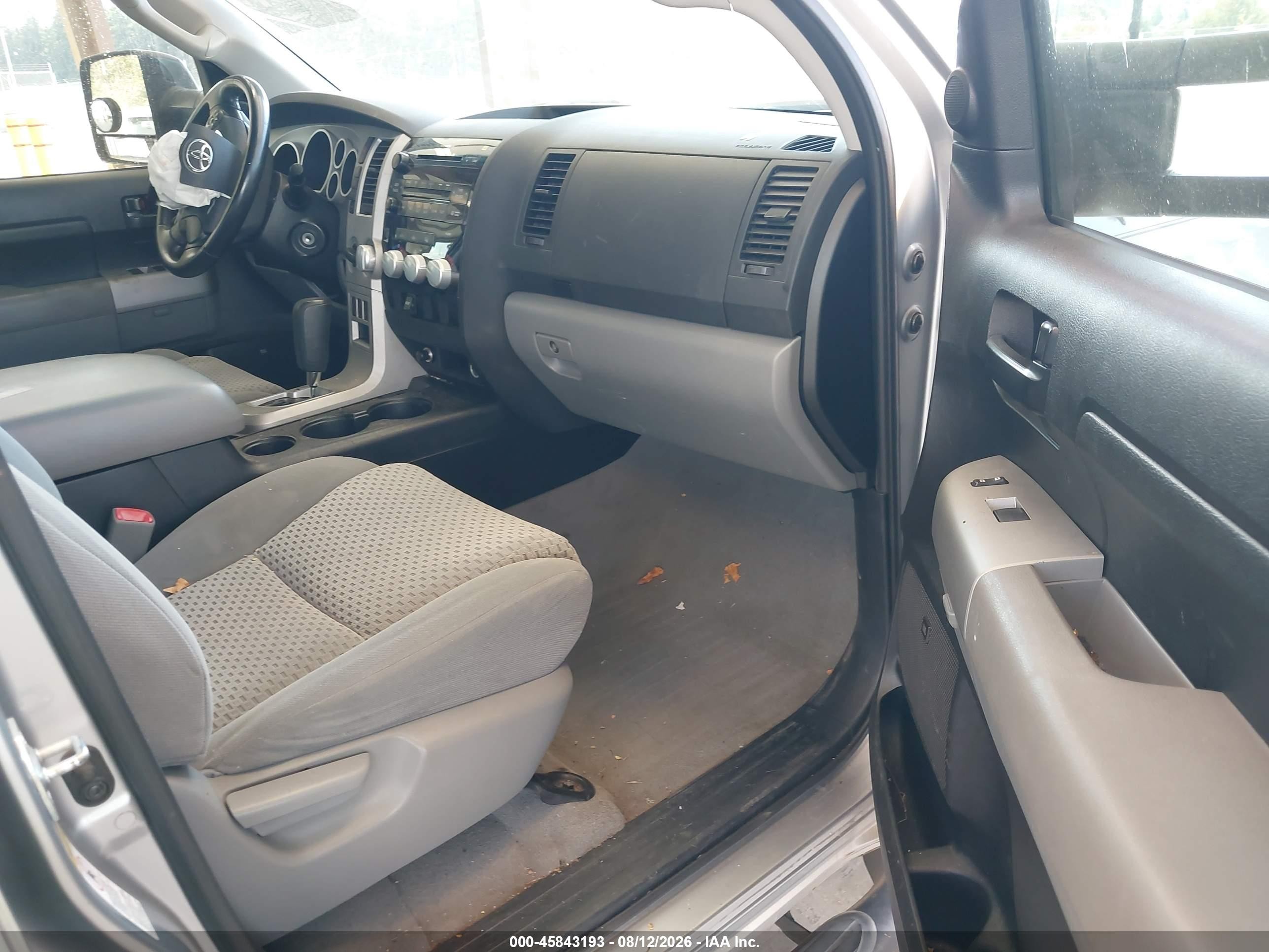 2007 Toyota Tundra Sr5 5.7l V8 Silver vin: 5TFBV54177X028440