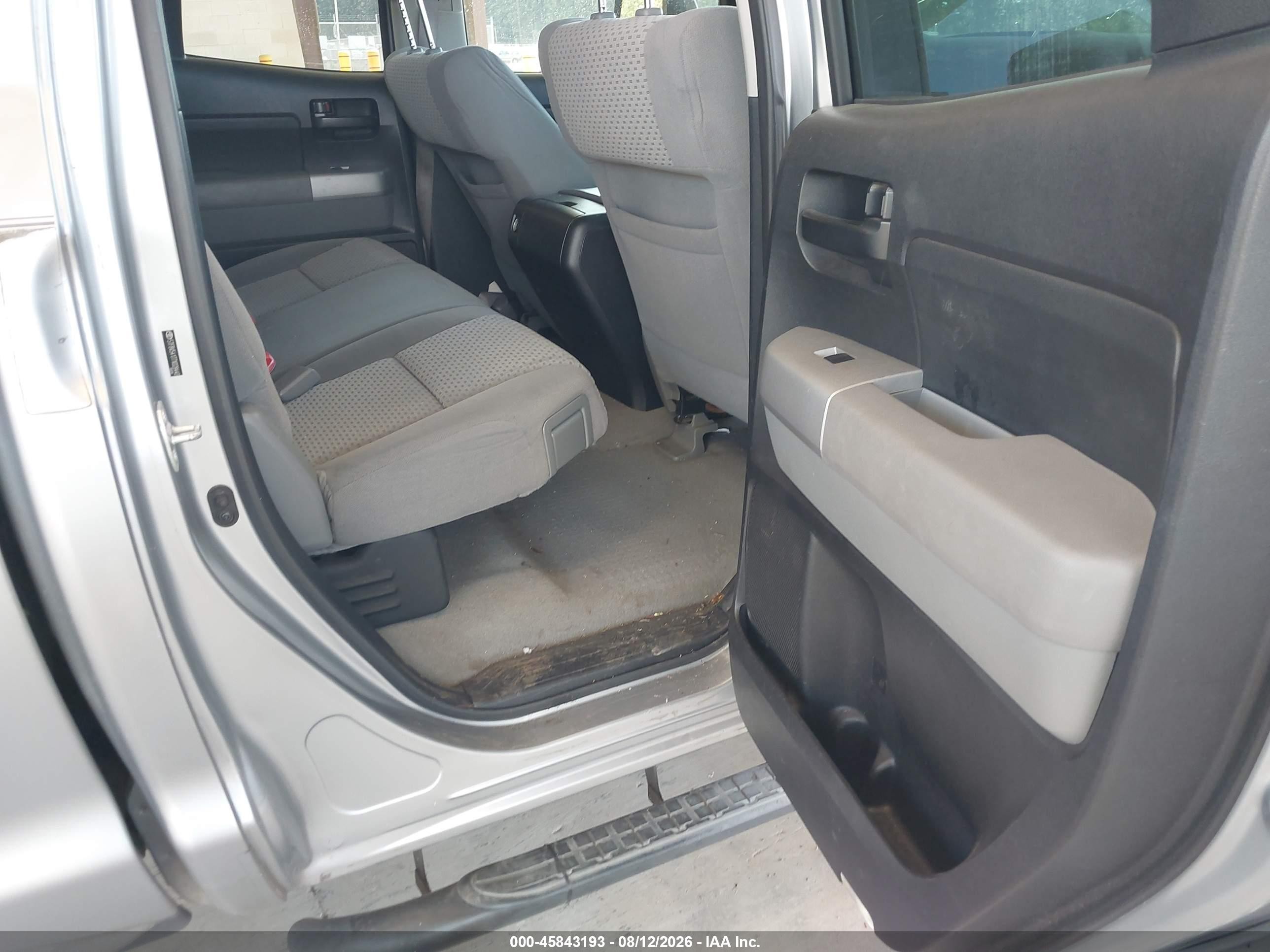 2007 Toyota Tundra Sr5 5.7l V8 Silver vin: 5TFBV54177X028440