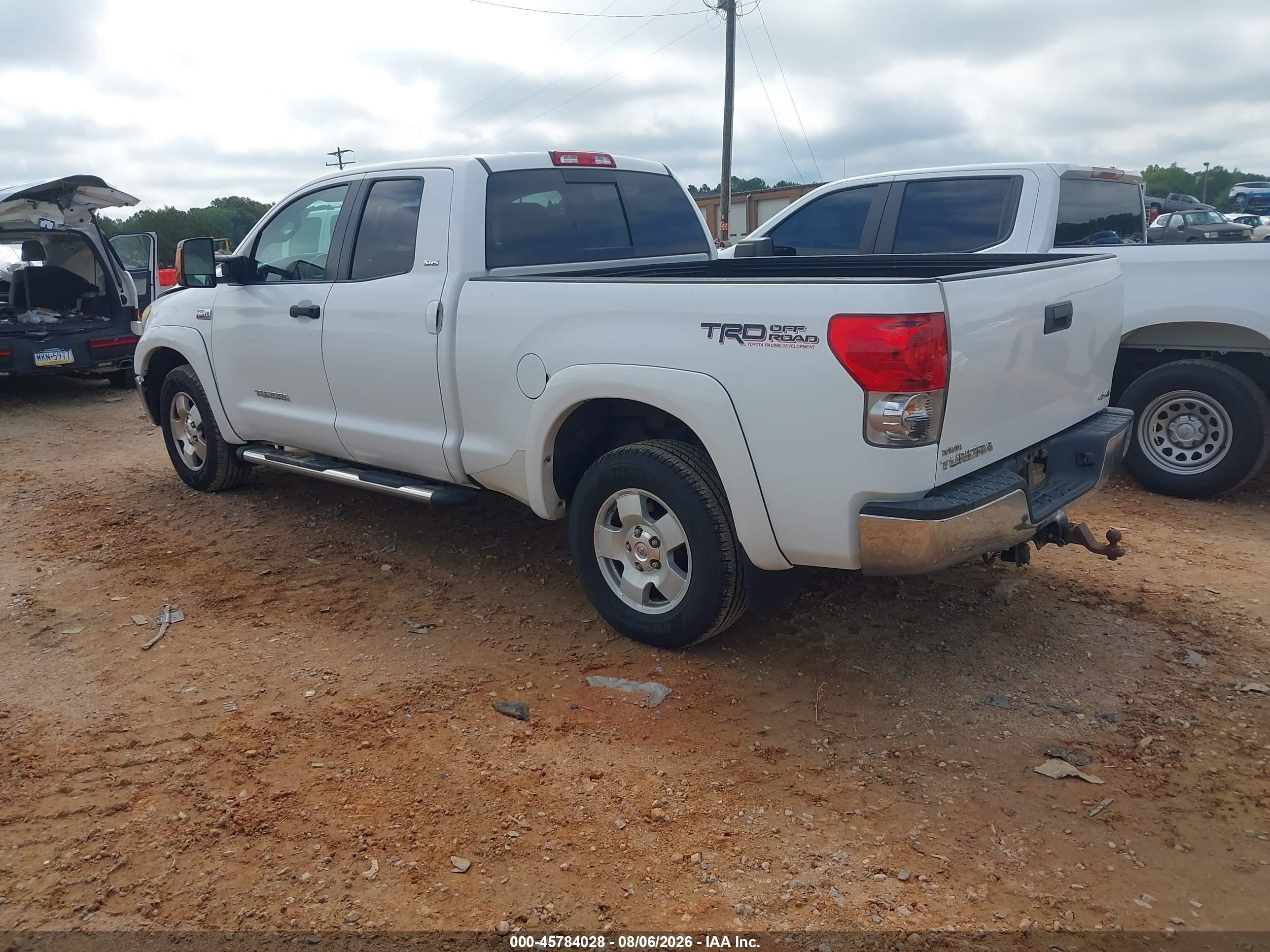 2008 Toyota Tundra Sr5 5.7l V8 White vin: 5TFBV54178X040346
